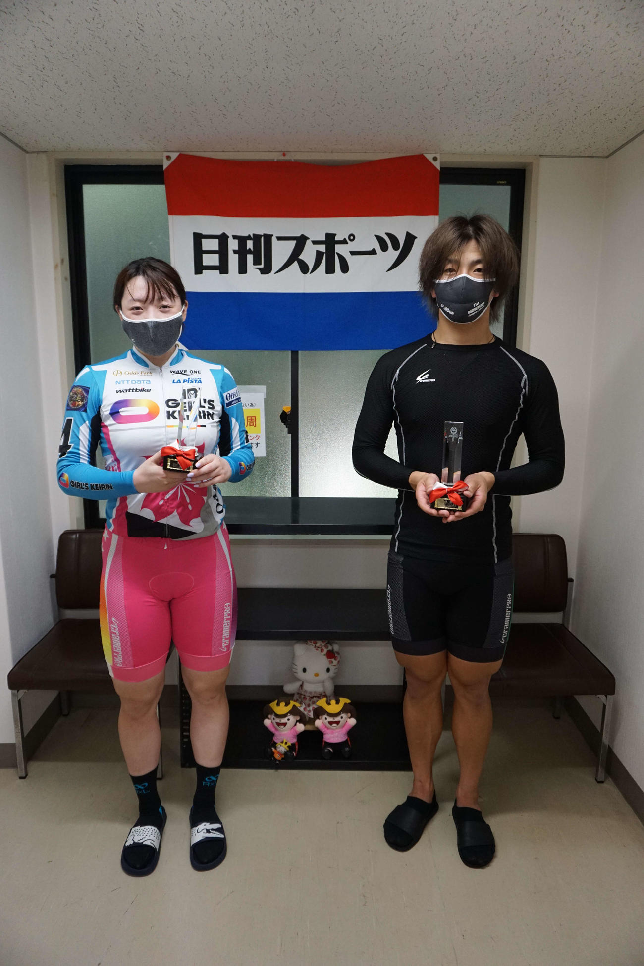 日刊スポーツ杯を制した児玉碧衣（左）と、チャレンジ戦で優勝の坂田康季