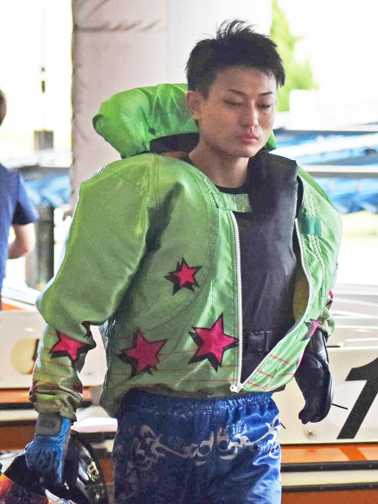 舟足が仕上がりつつある中村晃朋