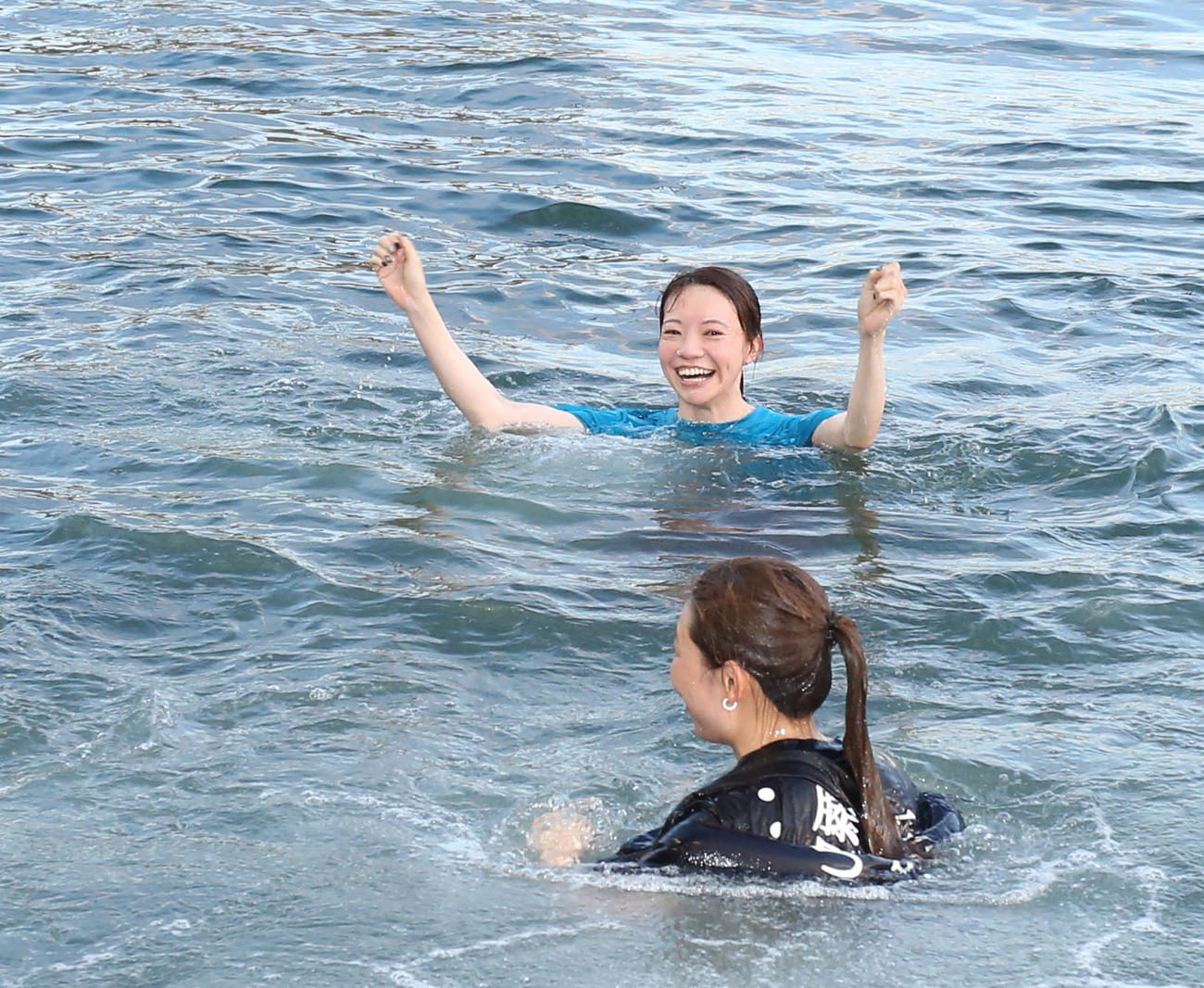 水神祭で祝福される中村かなえ（撮影・屋方直哉）