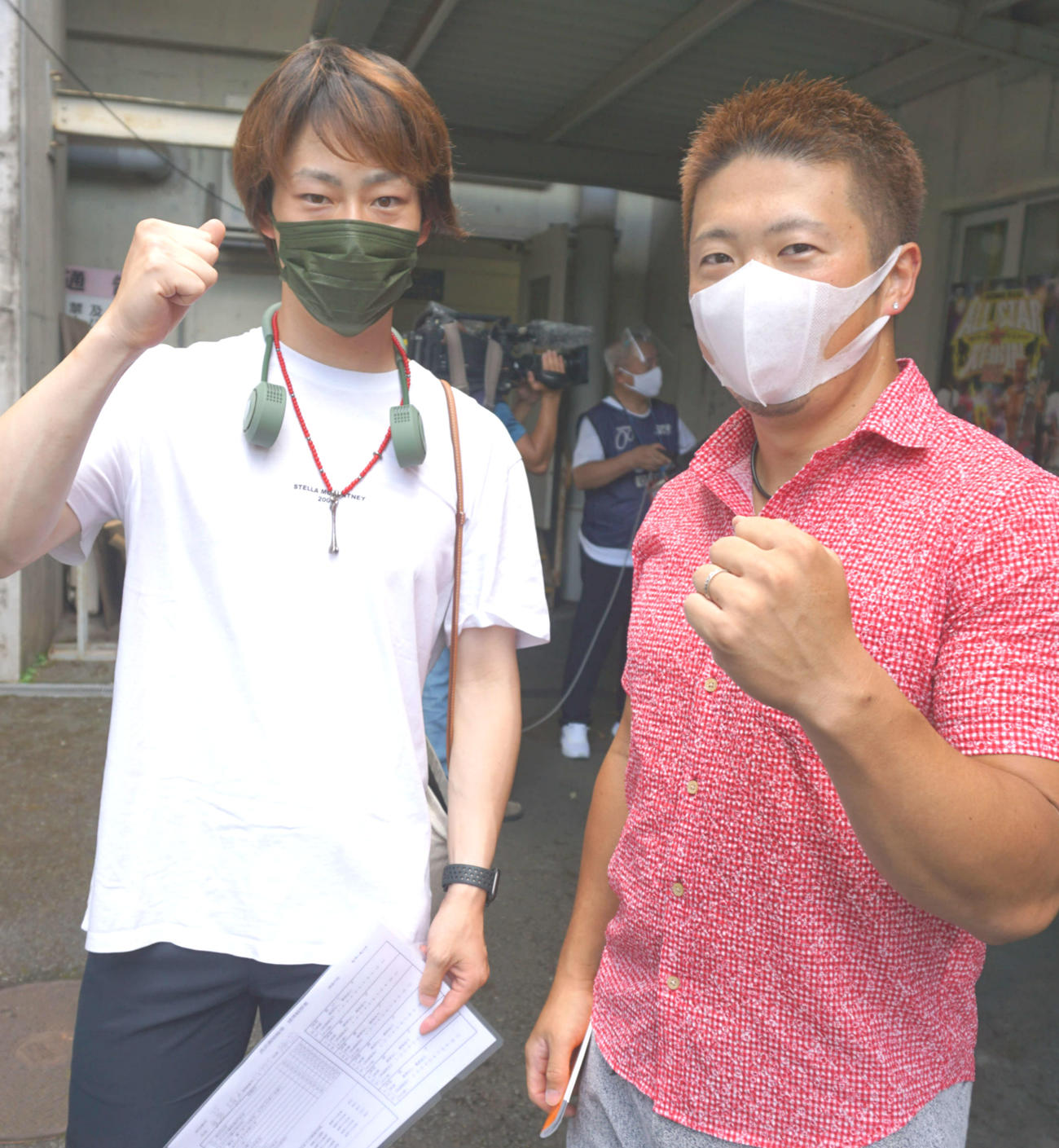 深谷知広は練習仲間の渡辺雄太(左)と健闘を誓い合った