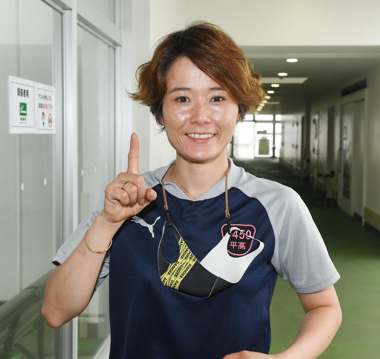 平高奈菜が初勝利を挙げてニッコリ