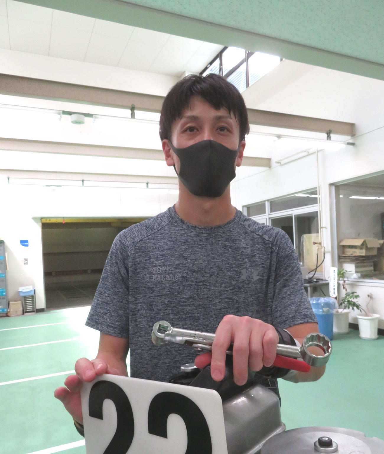 中野次郎が軽快な行き足をつかんだ