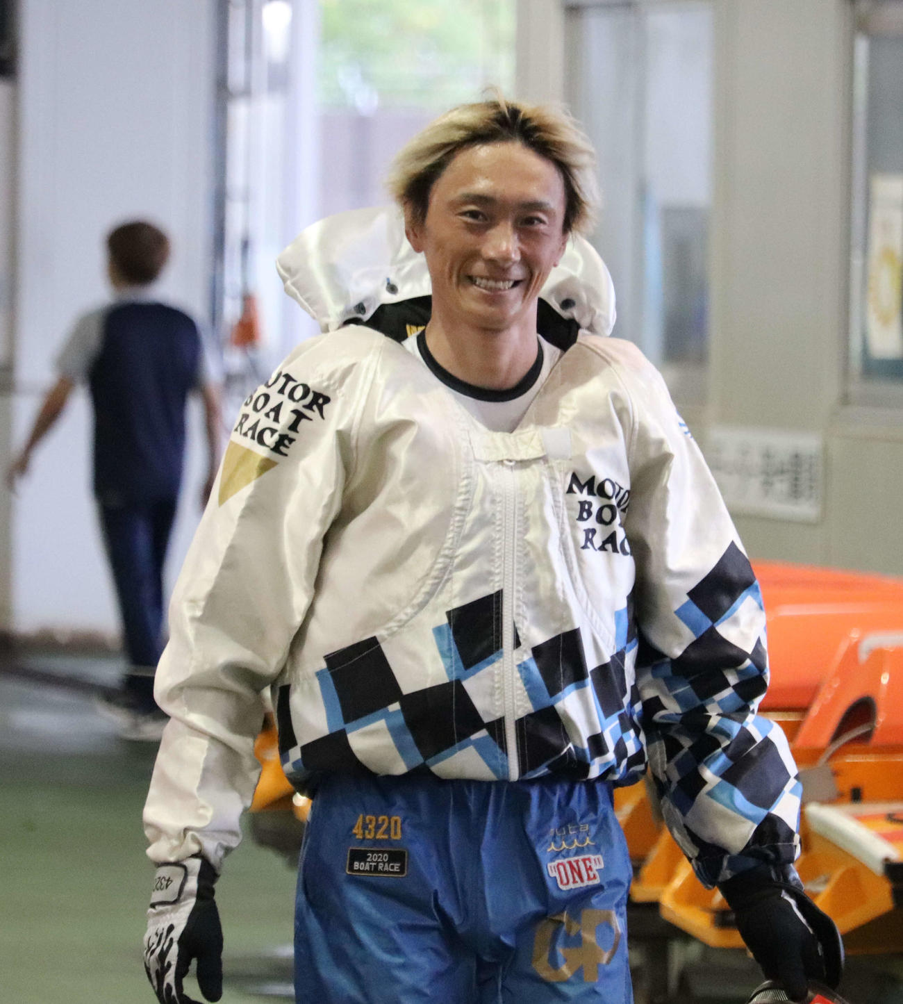 峰竜太が初日ドリーム戦を制して、笑顔でピットに引き上げた