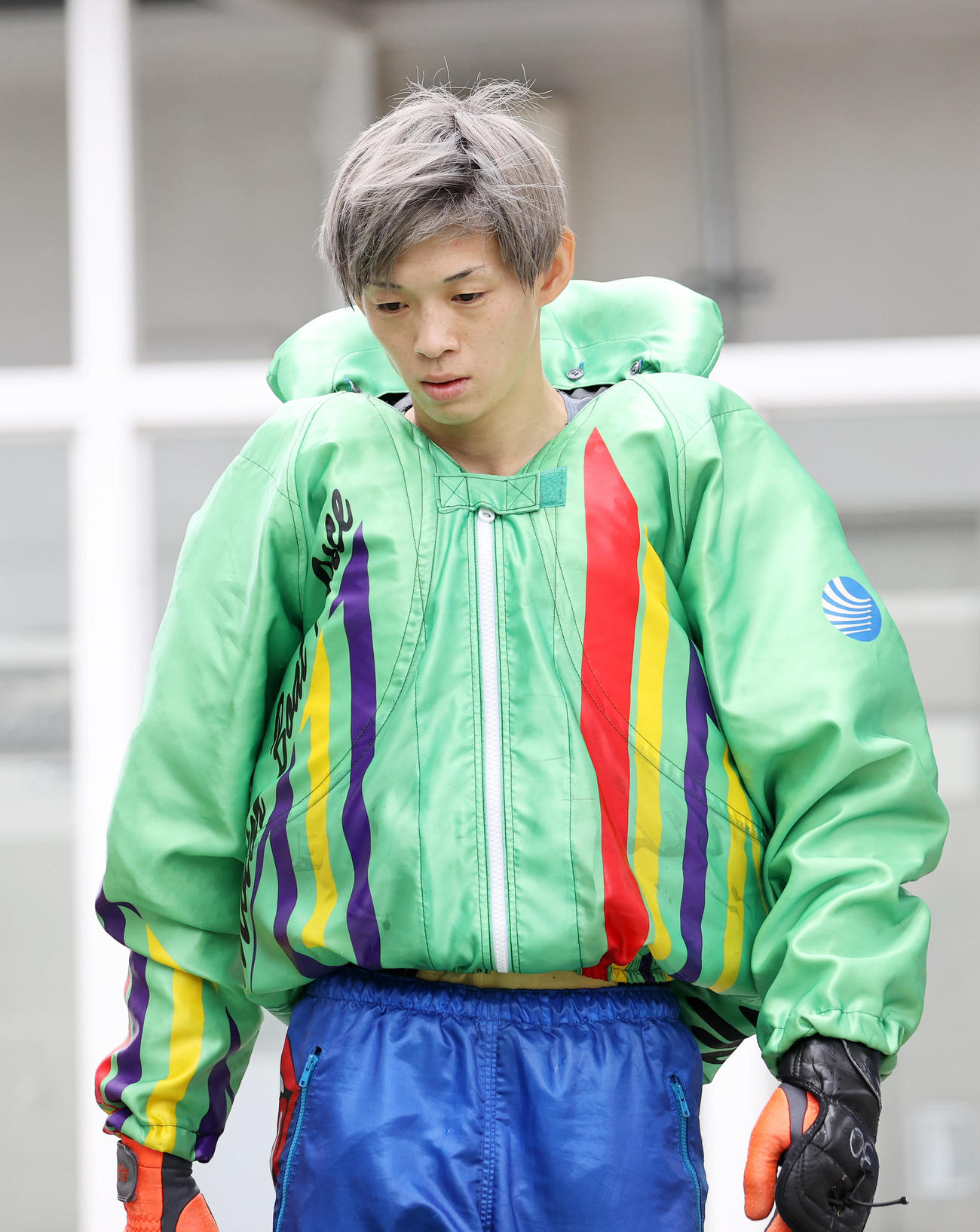レースを終え引き揚げる小池修平（撮影・鈴木正人）