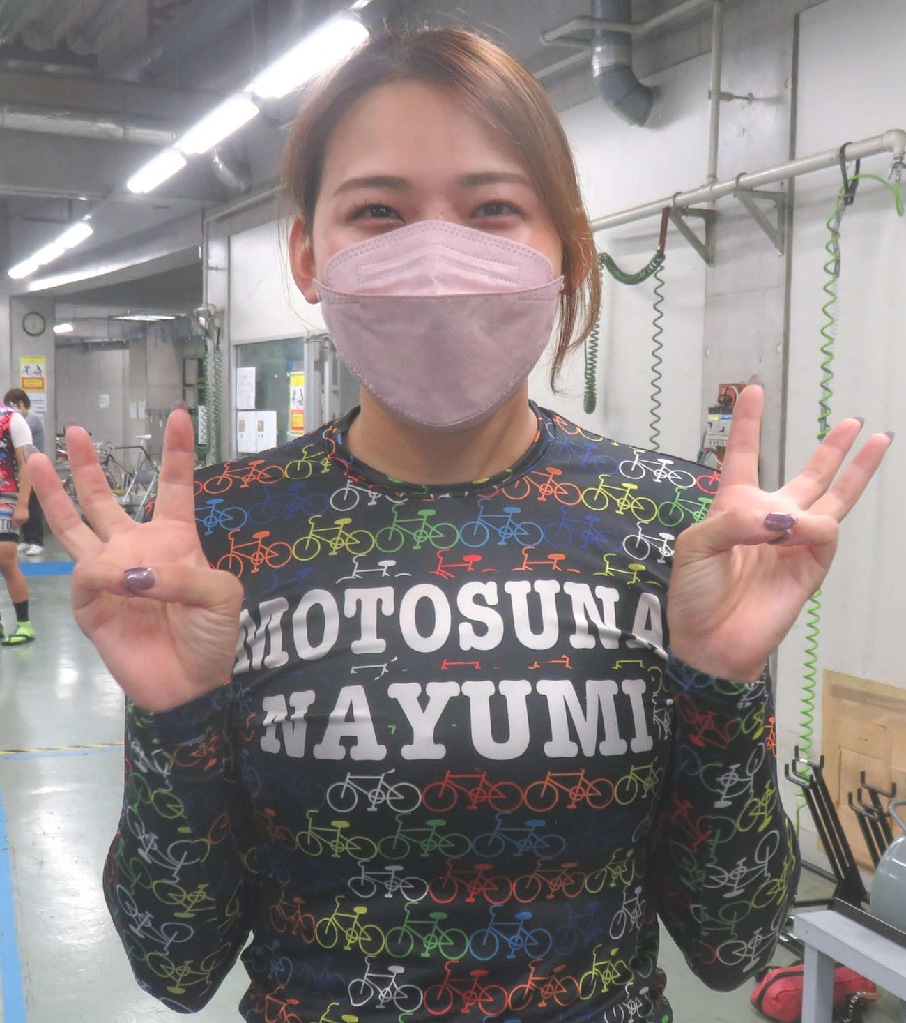 大好きな「キンプリ」ポーズを決める元砂七夕美