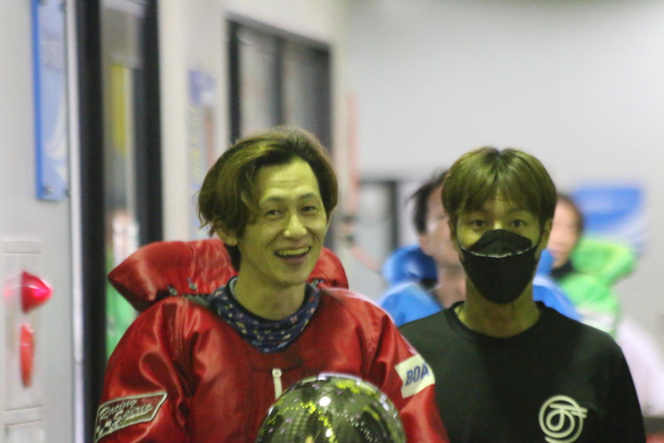 準優9R、杉田篤光に競り勝って2着の下條雄太郎は笑顔で引き上げてきた