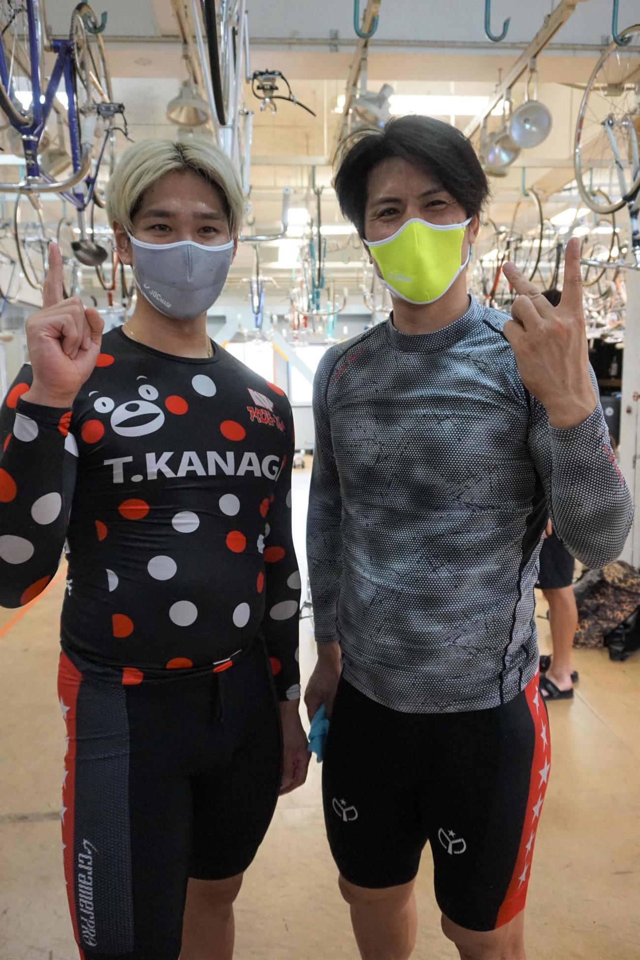 嘉永泰斗（左）と松岡貴久が予選のトリを見事にワンツーで飾った