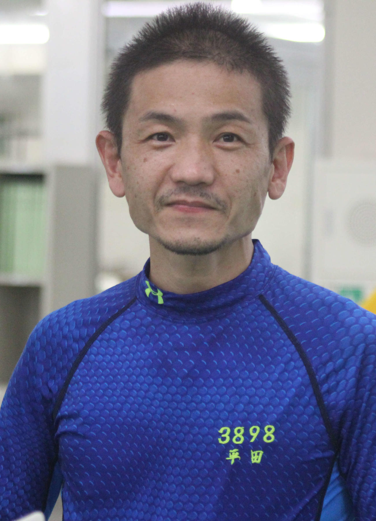 肉体改造に取り組む平田忠則