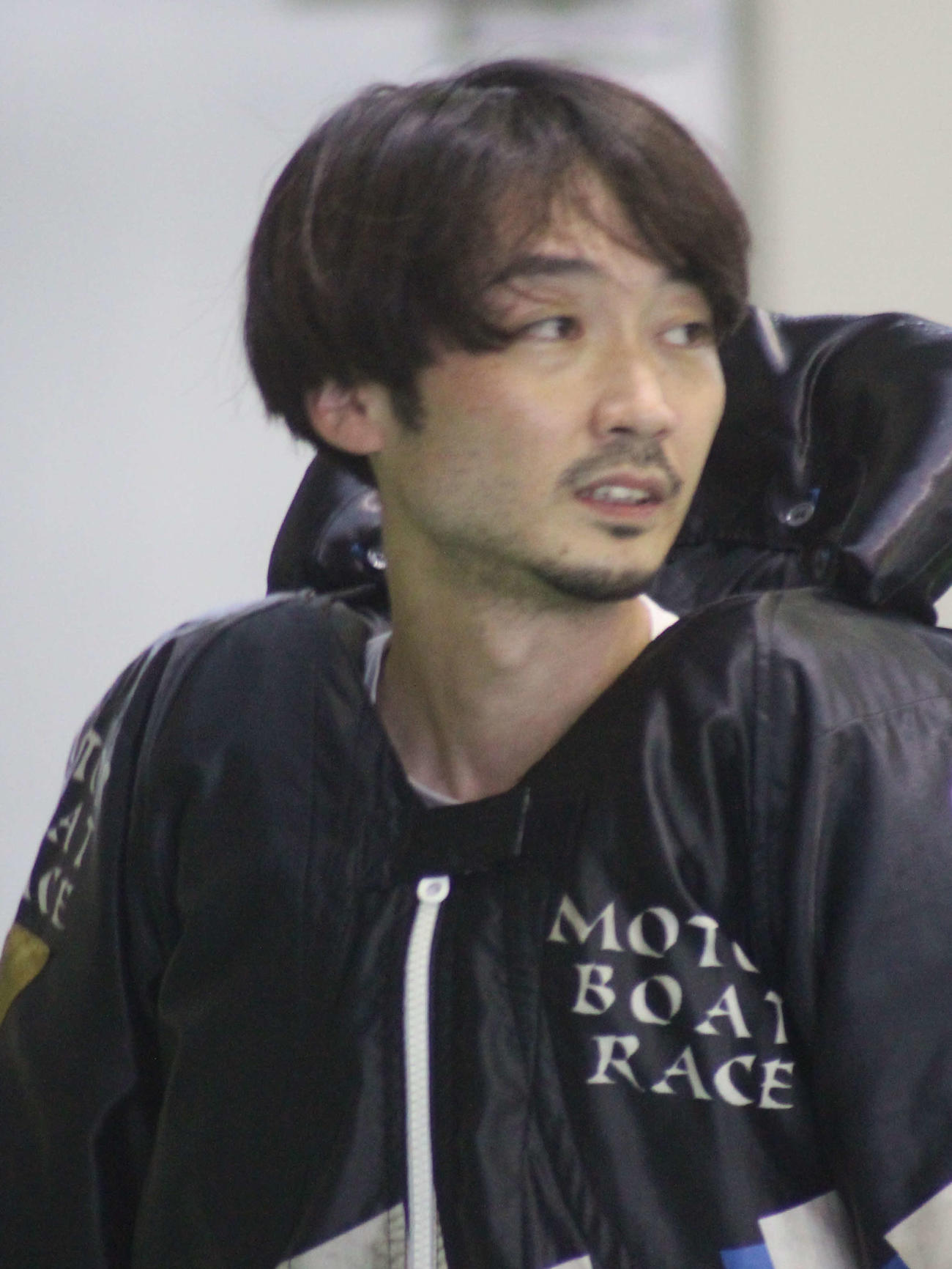 全部の足を引き出した宮本夏樹