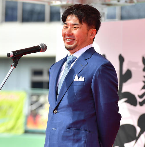 向日町競輪場で引退報告会を行った村上義弘氏