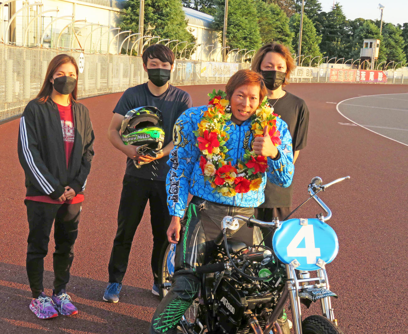 G1戦6度目の優勝を決めた地元の人気レーサー佐藤貴也（撮影・小川将司）