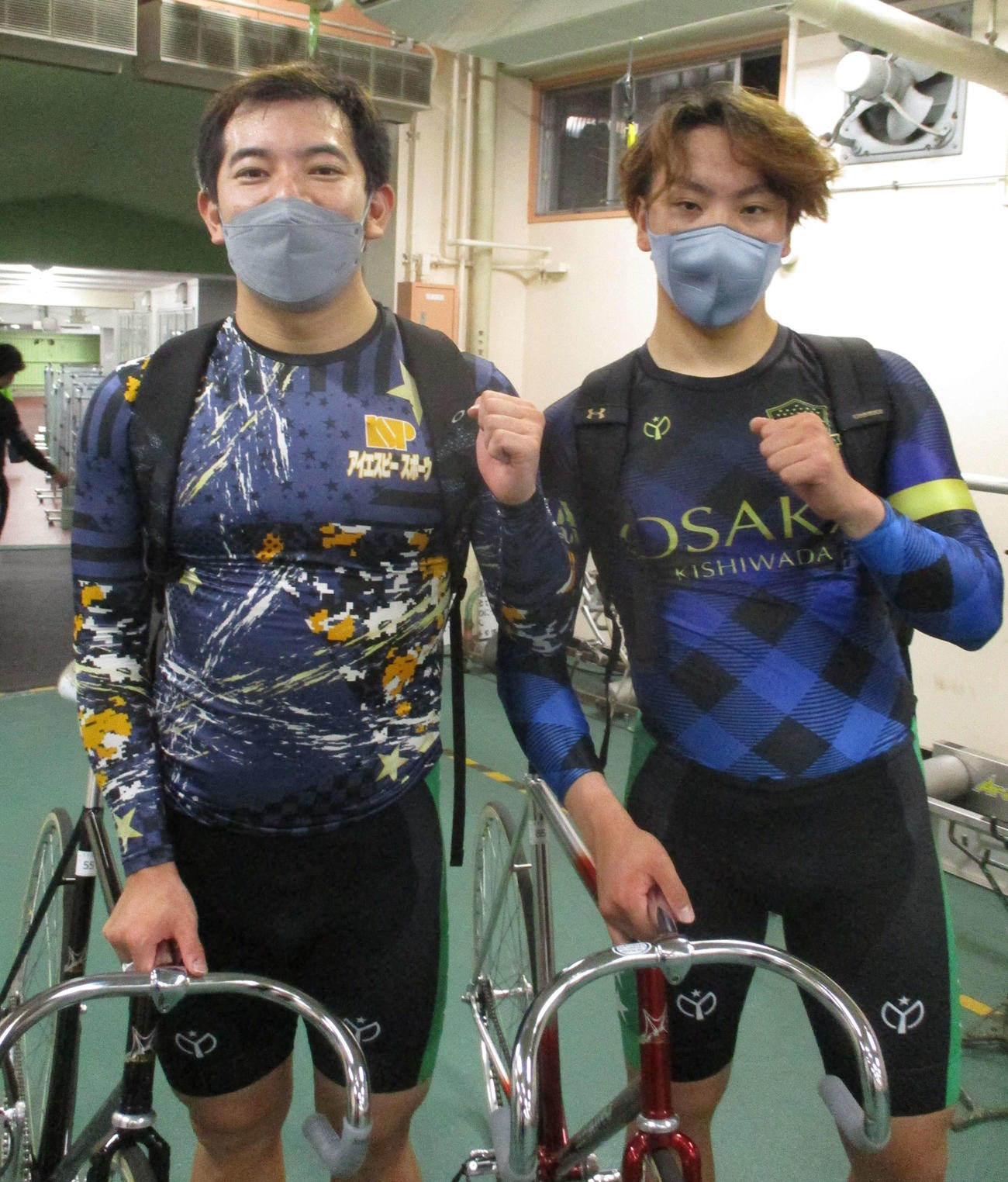 準決4R、大阪コンビでワンツーを決めた常次勇人（右）と堀僚介