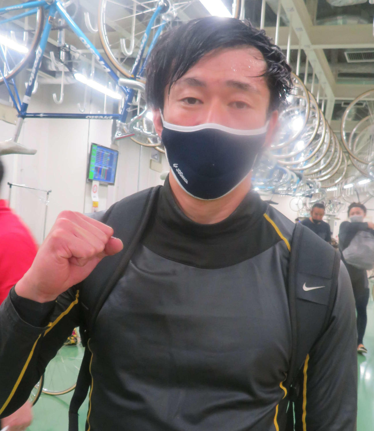 激戦の準決10Rを鮮やかなまくりで制した稲毛健太