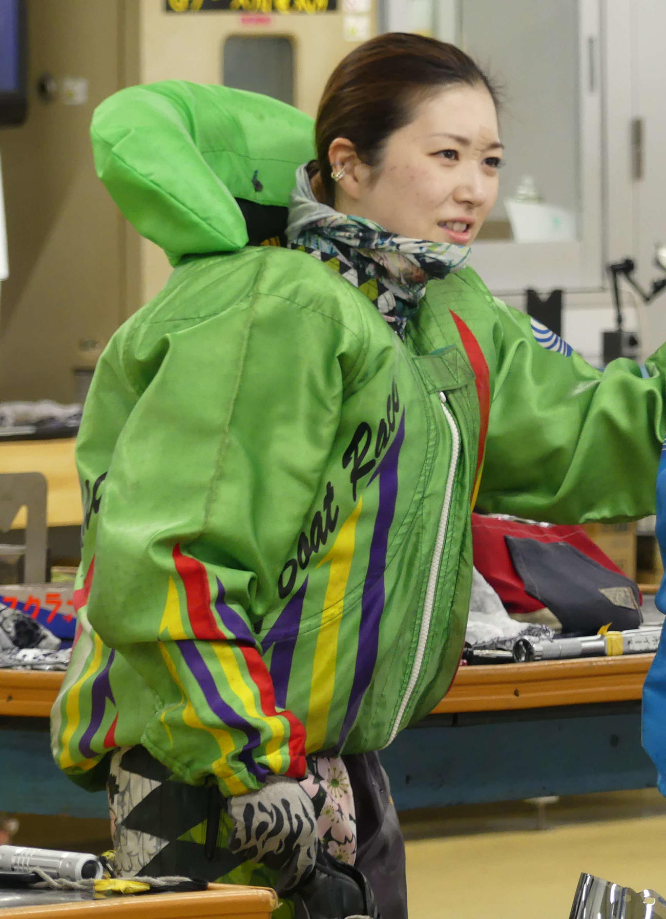 的確に着をまとめる西橋奈未