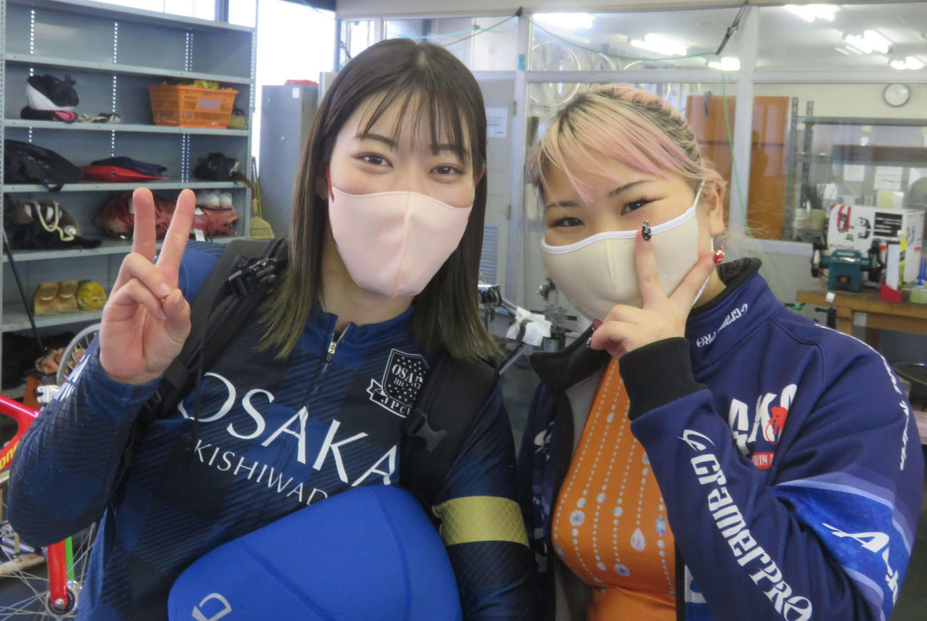 仲のいい永礼美瑠（右）と森内愛香の同期コンビ