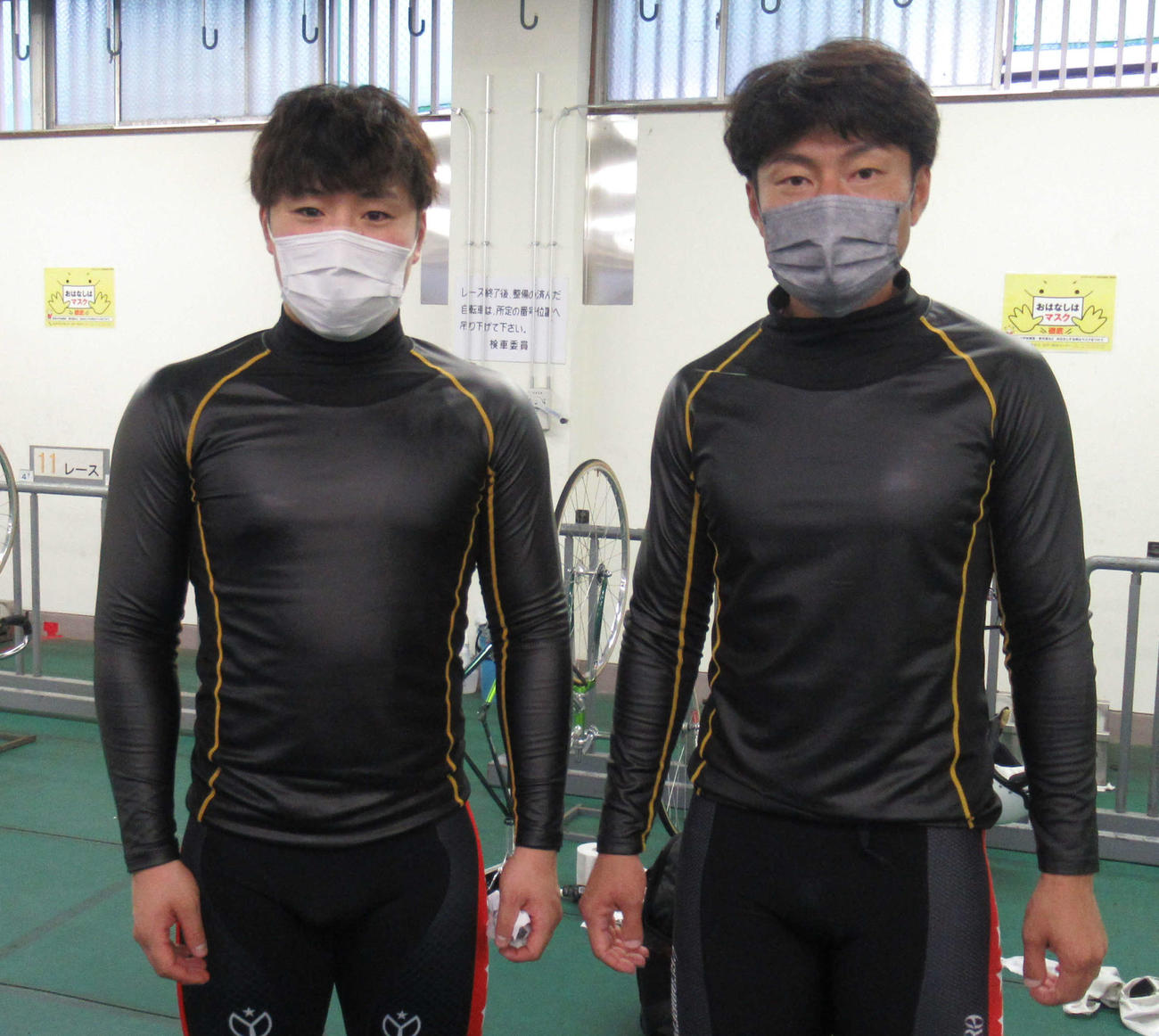 上野雅彦（左）を目標にVチャンスを狙う原誠宏