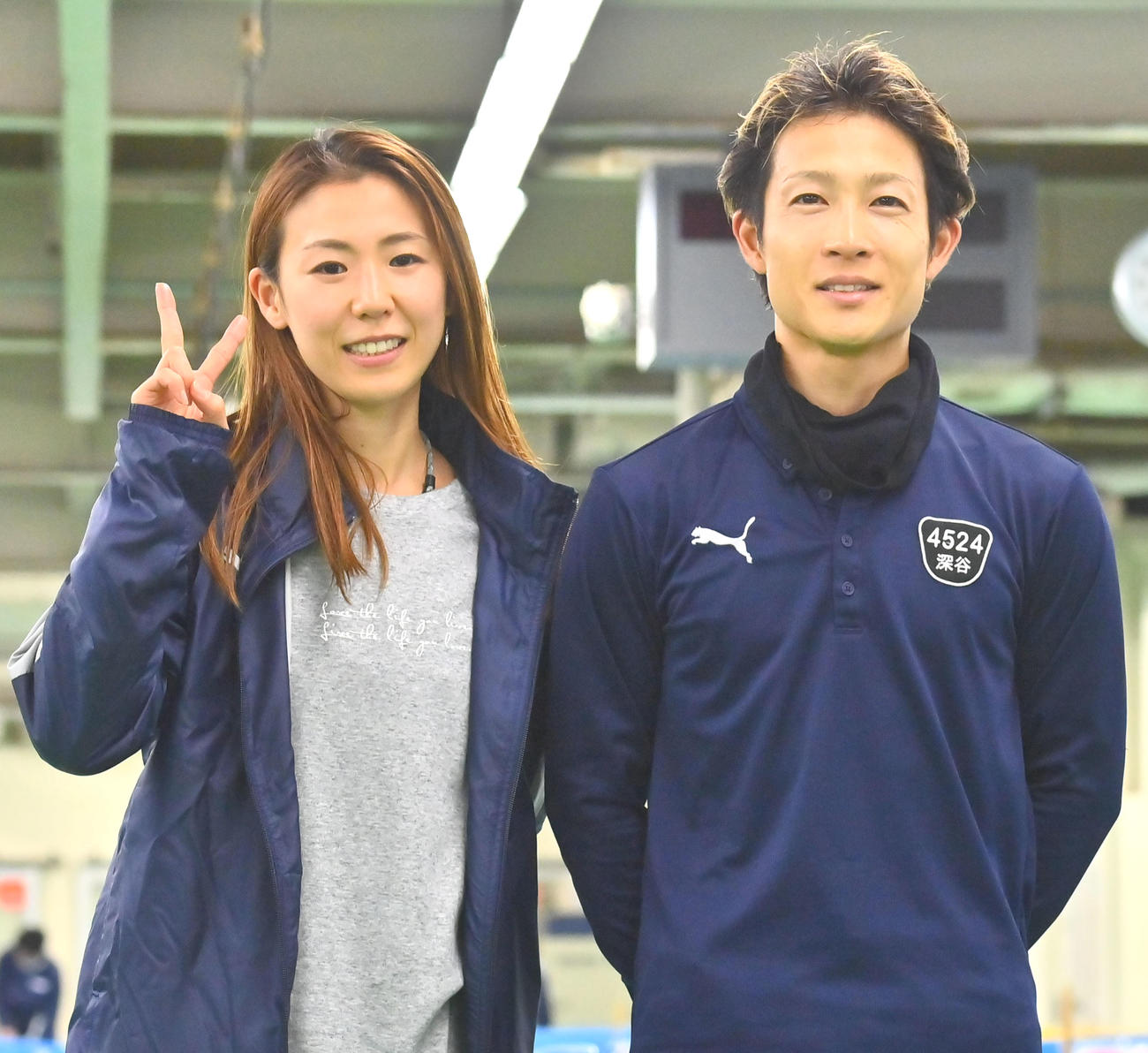 夫婦そろって優出し、ツーショットで笑顔を見せる深谷知博（右）と鎌倉涼
