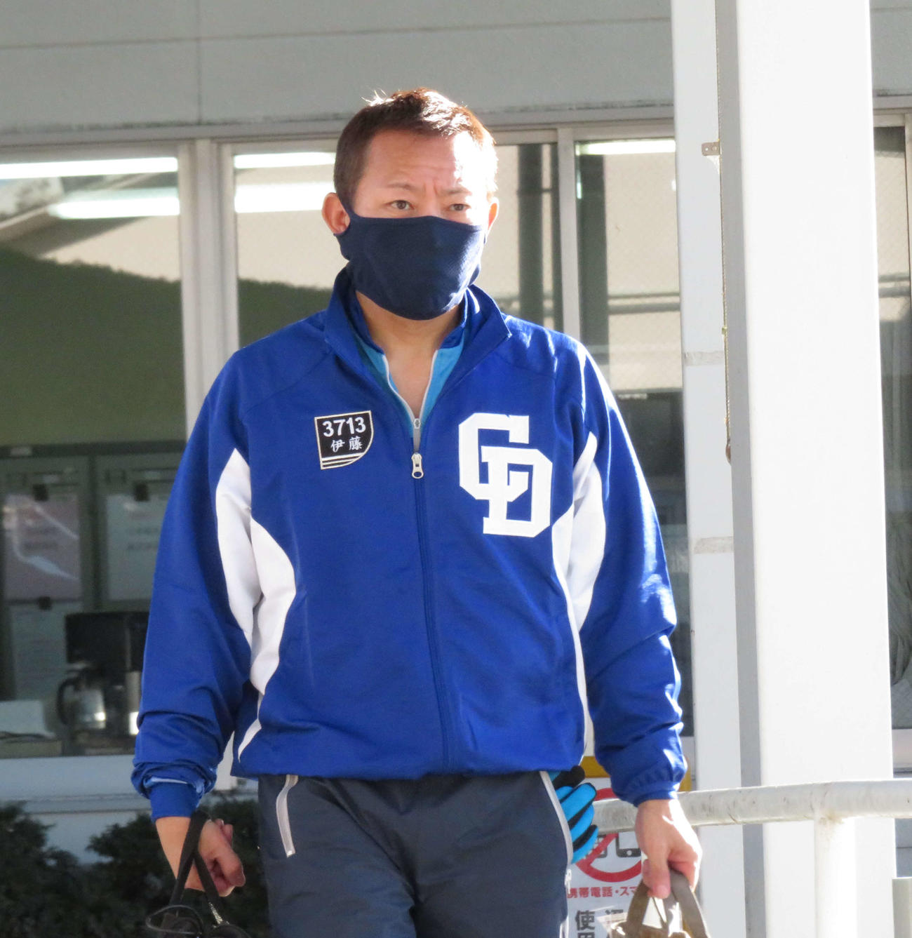 伊藤誠二は前回当地で途中帰郷した27号機をまた引いた。（撮影・古村亮）