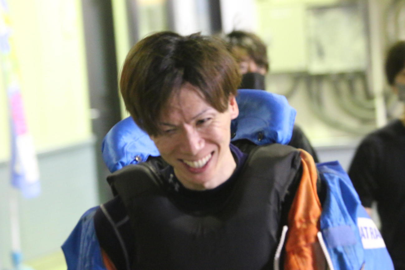 岡崎恭裕はオール2連対にまとめ、予選前半をトップで折り返した