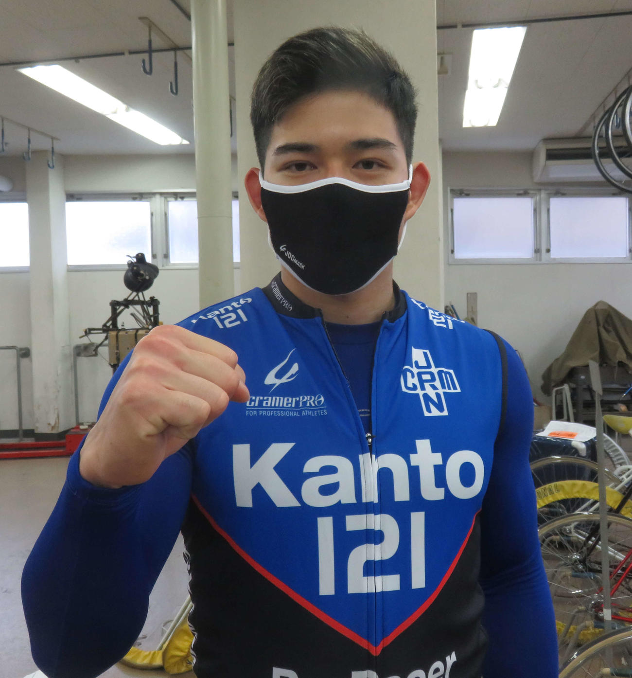 欧州でプロサッカー選手の経験がある新人・中山拓人（撮影・栗田文人）