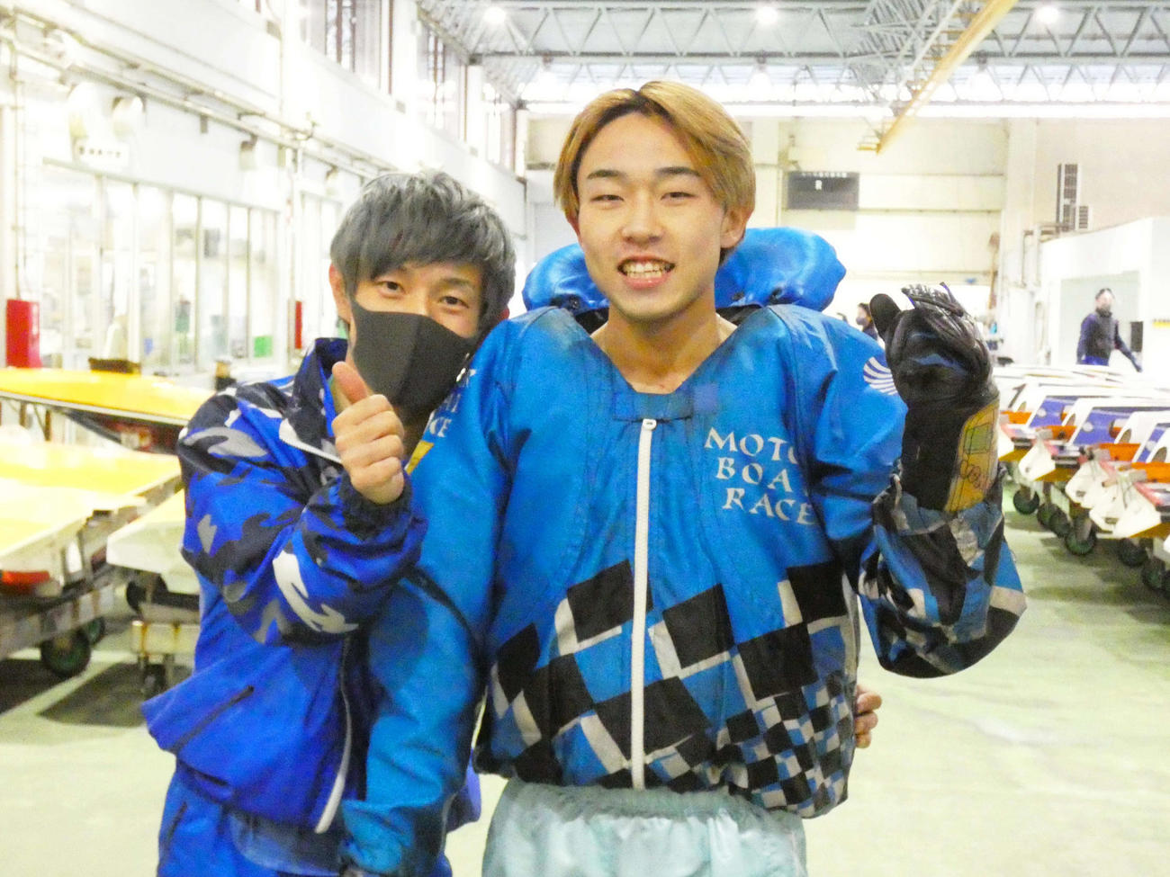 島川海輝がデビュー初優出！初優勝へ向けてまい進する。左は師匠の末永祐輝（撮影・前原一樹）