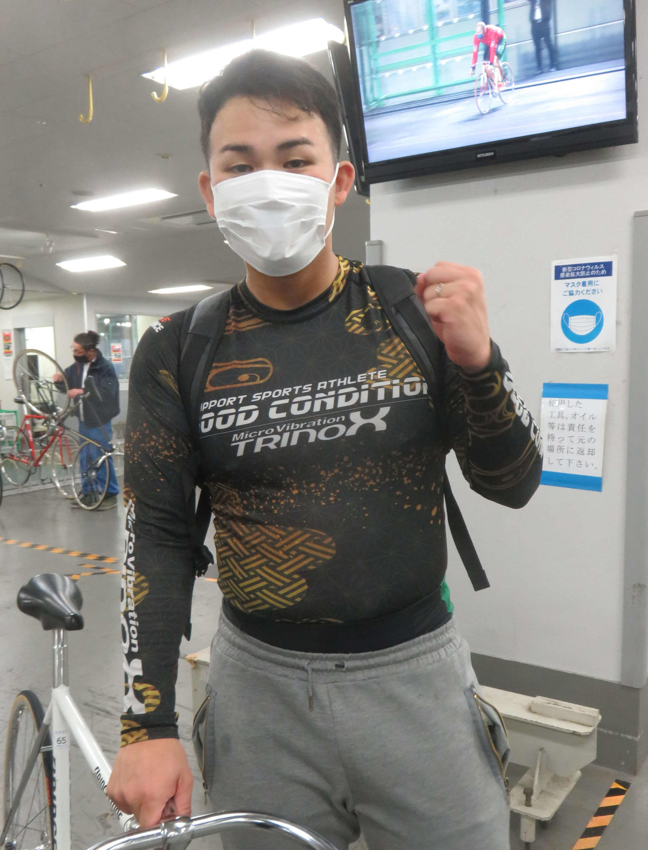 新婚の尾崎悠生が2場所ぶりに決勝進出を決めた（撮影・栗田文人）