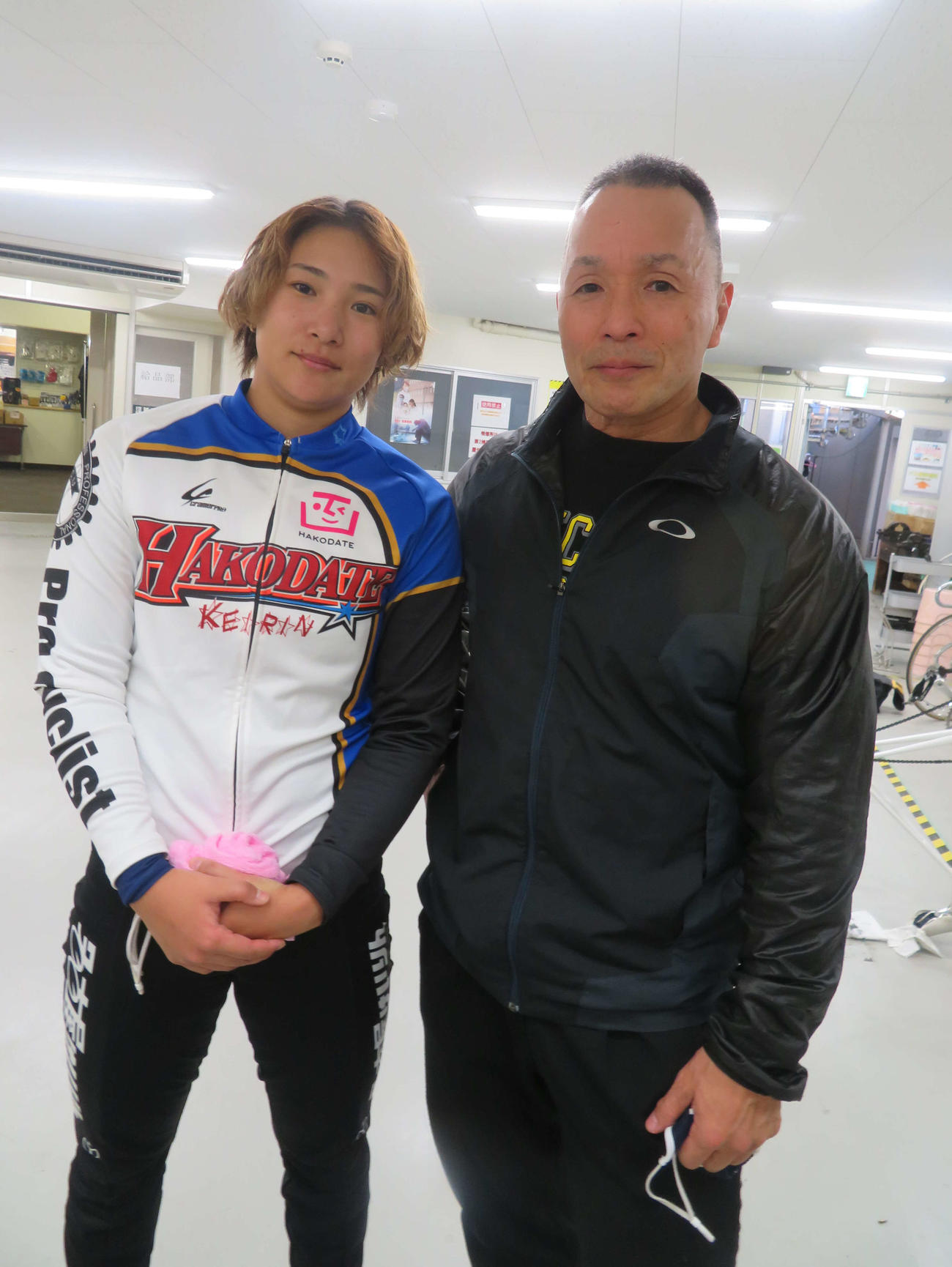 弟子の向井円に見守られて、現役ラストランを走る中武克雄
