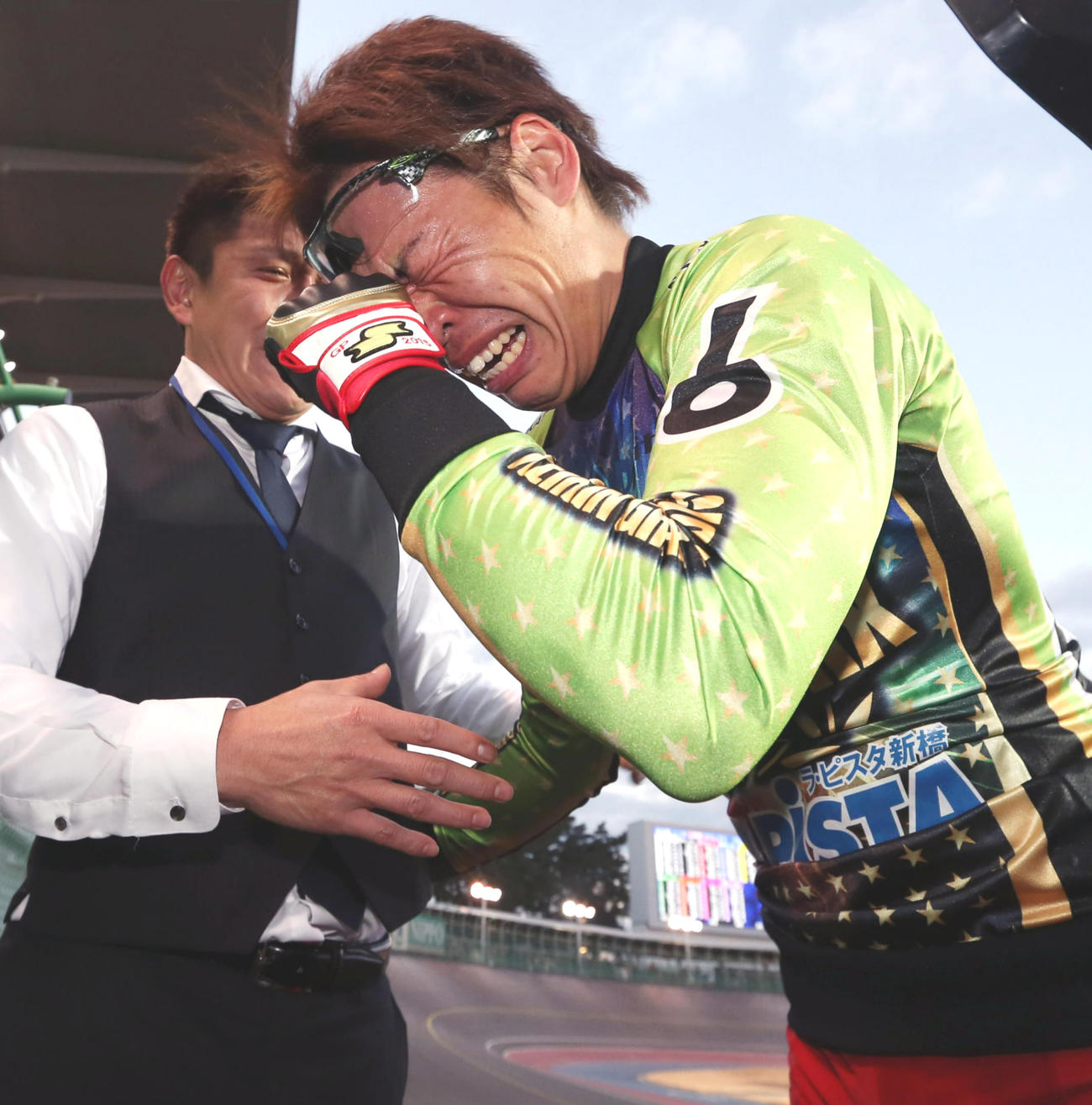 2015年12月30日、KEIRINグランプリ優勝のゴール後、号泣する浅井康太