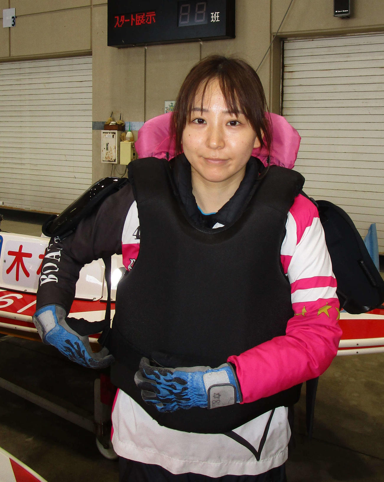 2コース差しで今節初白星を挙げた西岡育未（撮影・安井雅彦）