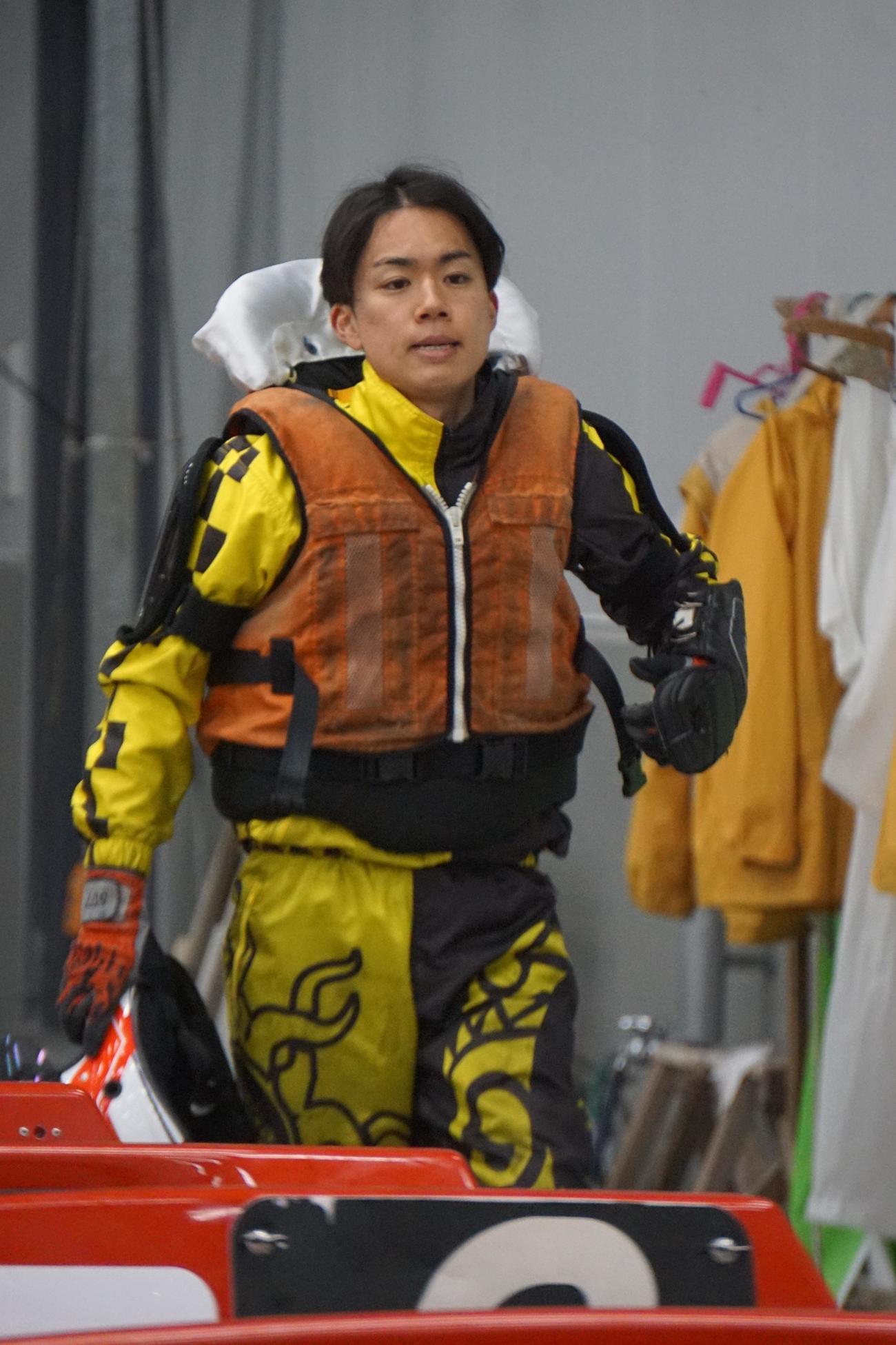 松井貫太がアグレッシブな走りをみせる