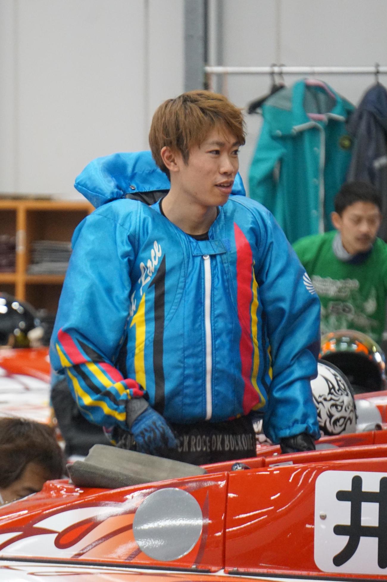 井本昌也が強烈な伸びを武器に大暴れする