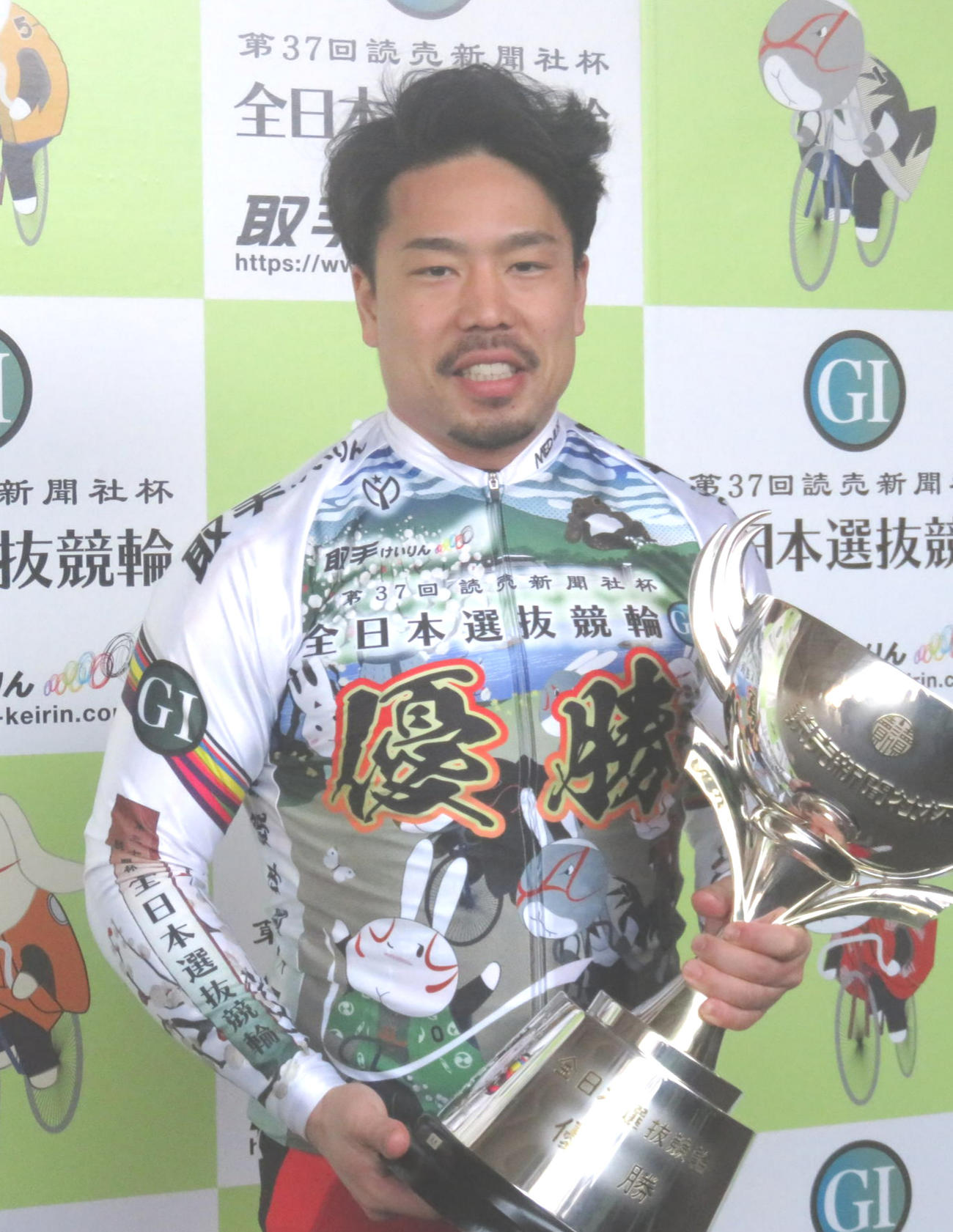 5つのG1で決勝に進出して2冠を獲得し、連対率も高く技能賞に選ばれた古性優作