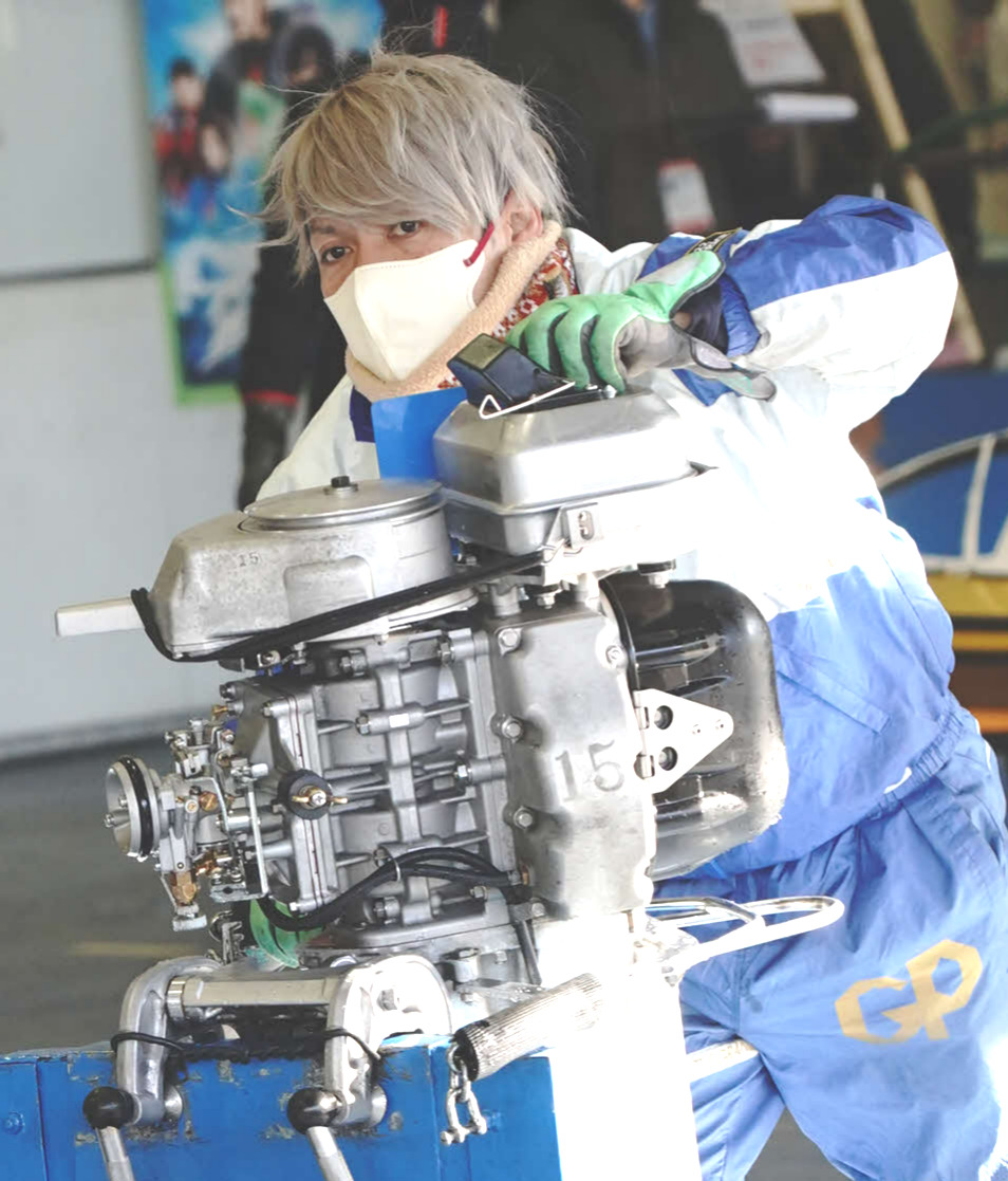 調整途上の平本真之