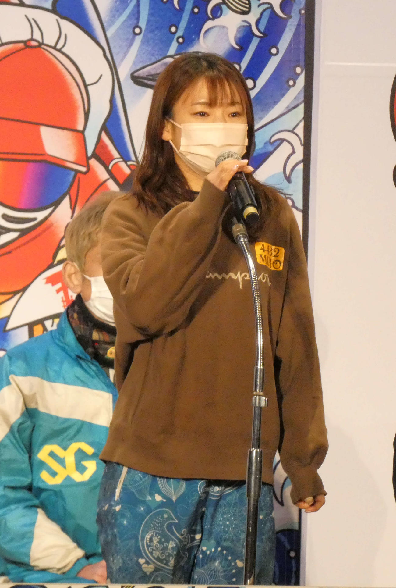 守屋美穂が登場すると歓声が上がった