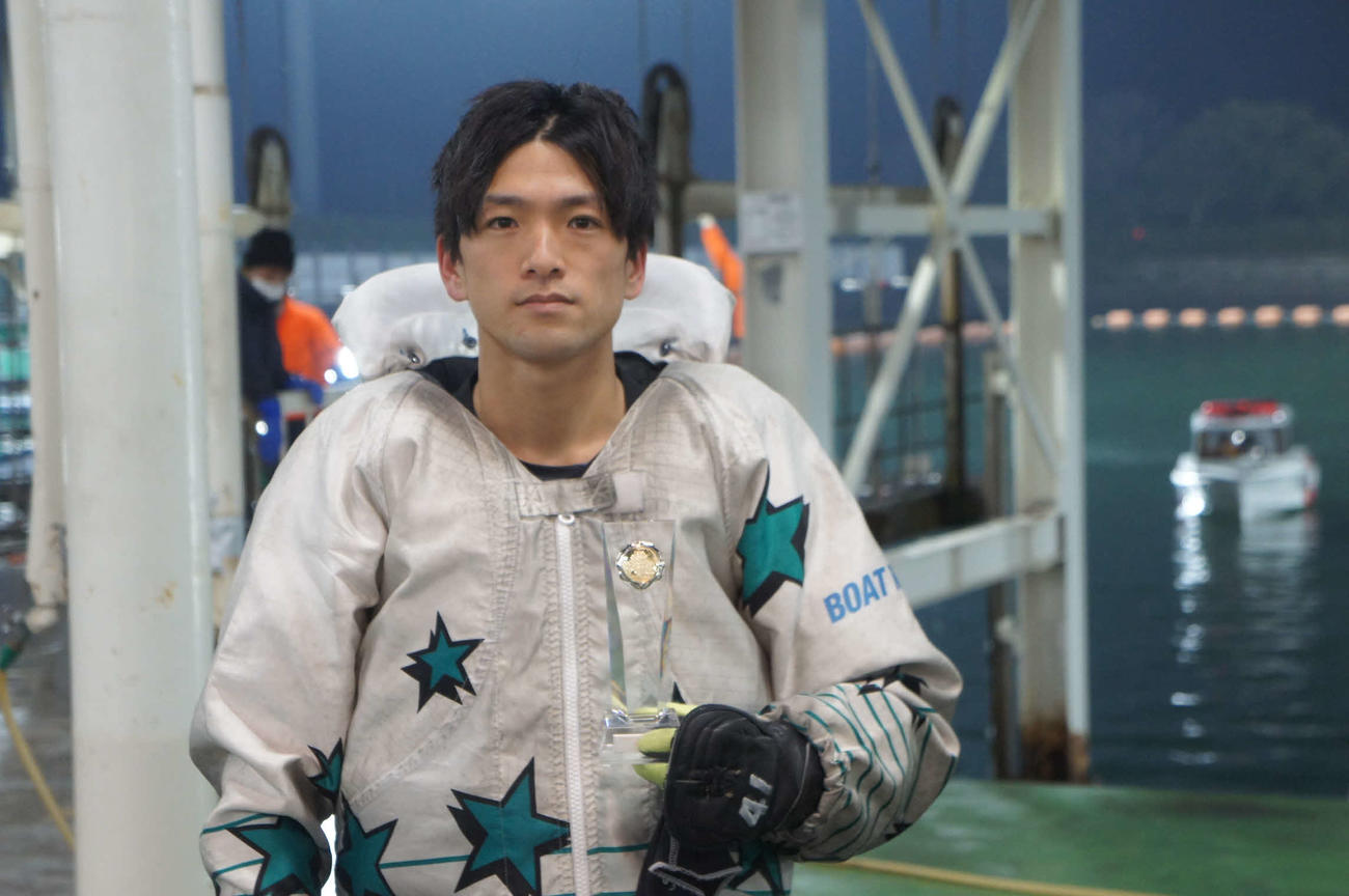 馬野耀がイン速攻でデビュー初優勝を飾った