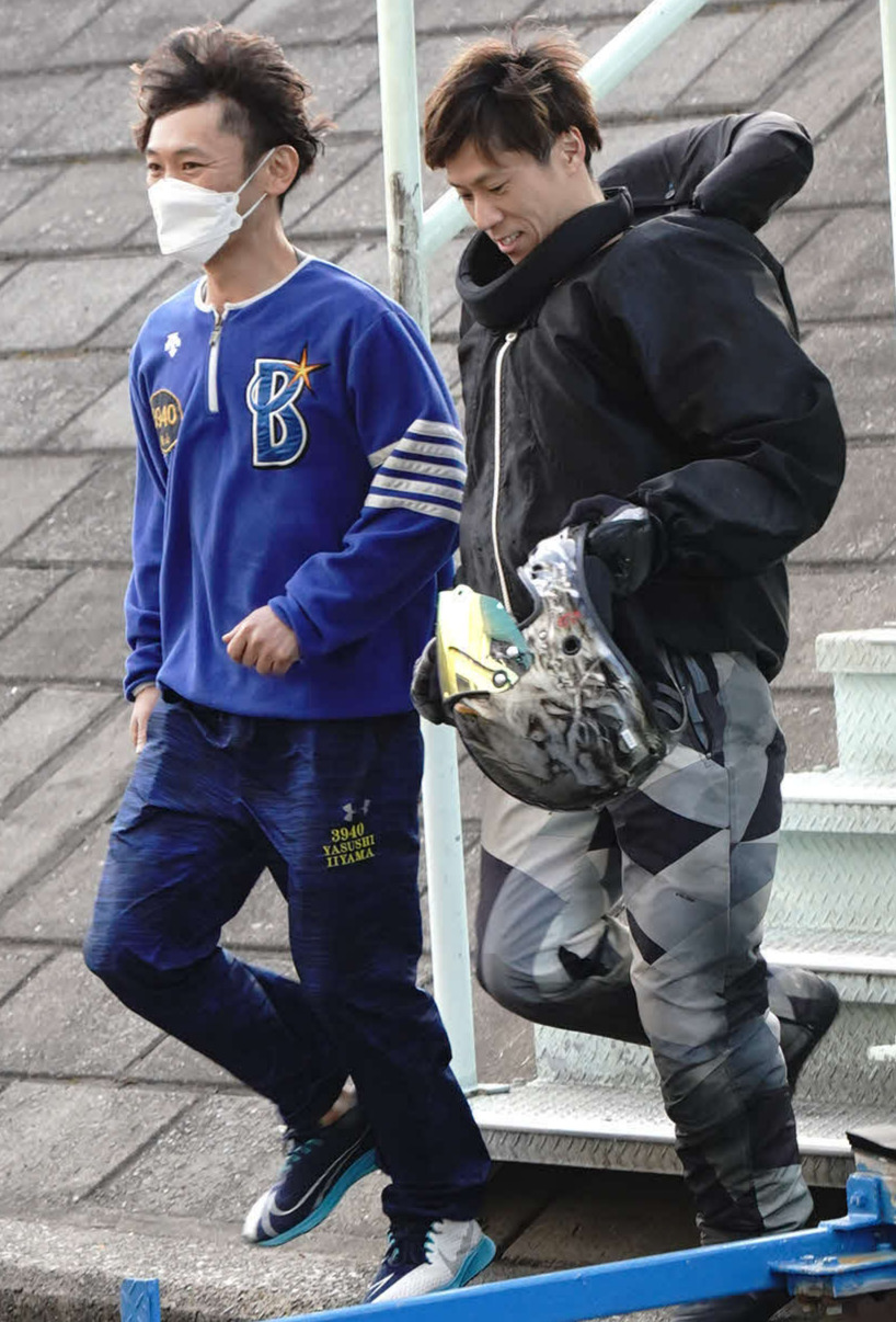 大池佑来（右）と飯山泰