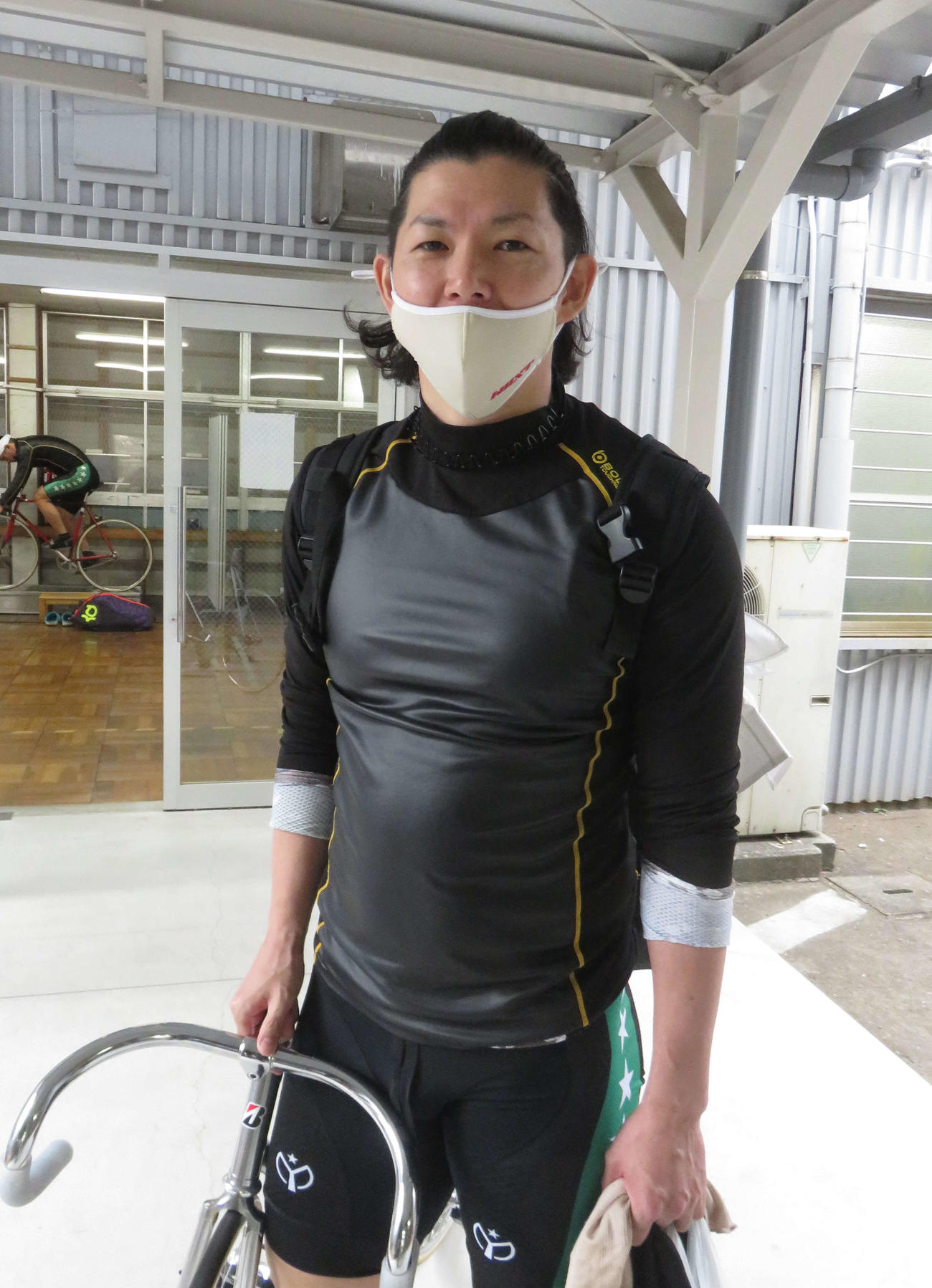 地元初Vを目指す鈴木謙太郎（撮影・野島成浩）