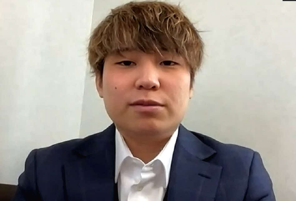 リモート取材を受ける柳原真緒
