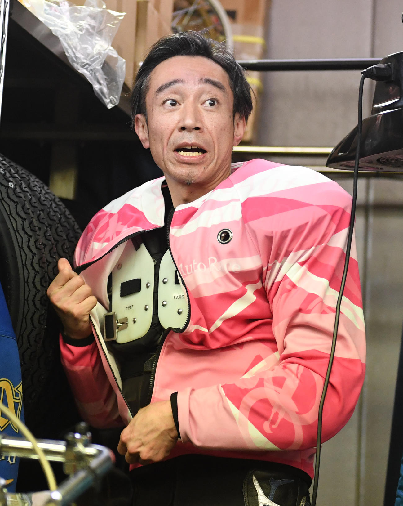 全日選抜予選10Rで1着の永井大介は勝負服を脱ぐ（撮影・柴田隆二）