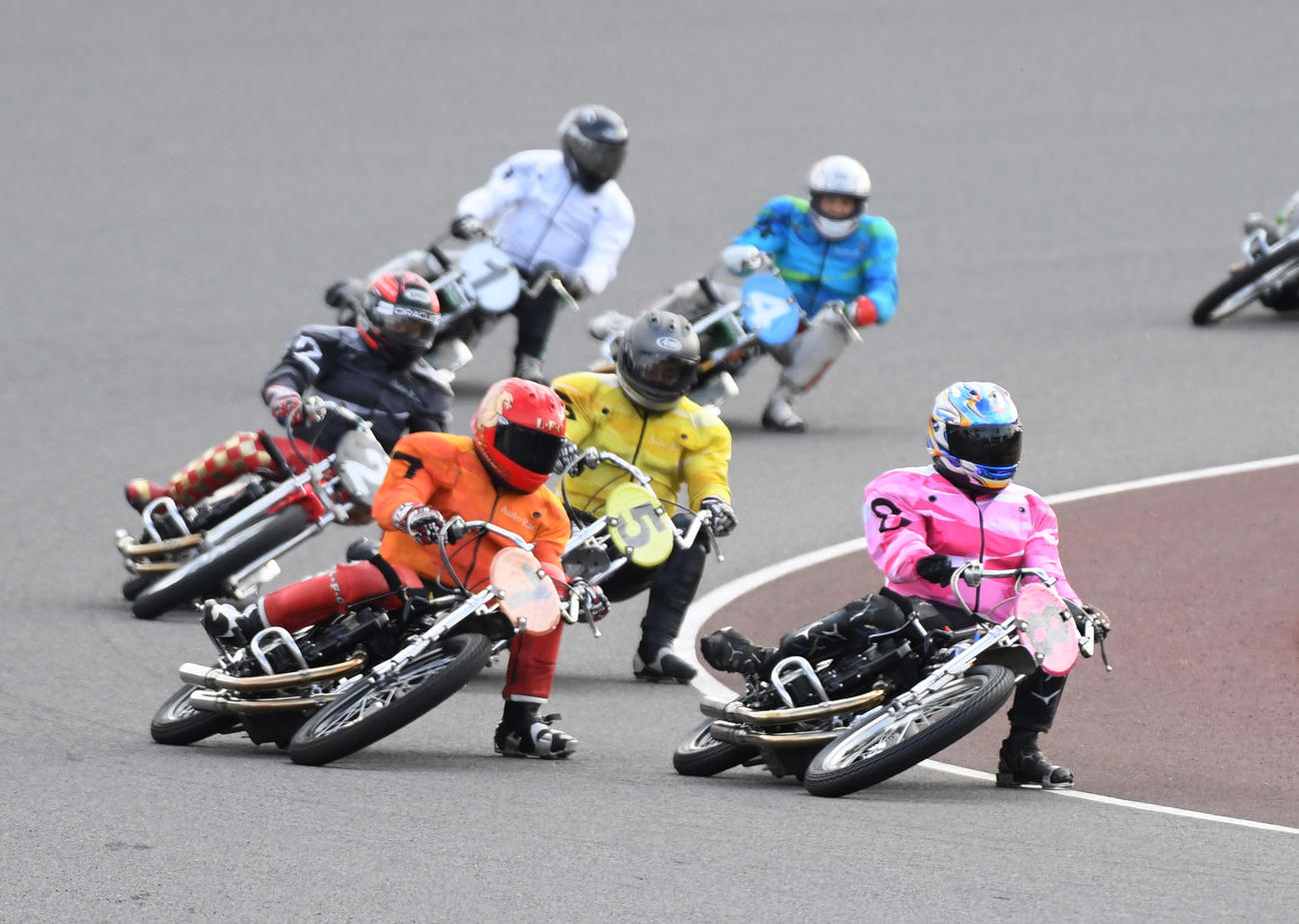 全日選抜予選10R、1着永井大介（8）、2着木村武之（7）、3着岡部聡（5）（撮影・柴田隆二）