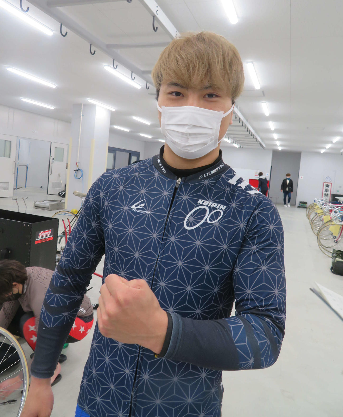 特昇3場所目の久田裕が気合を入れた