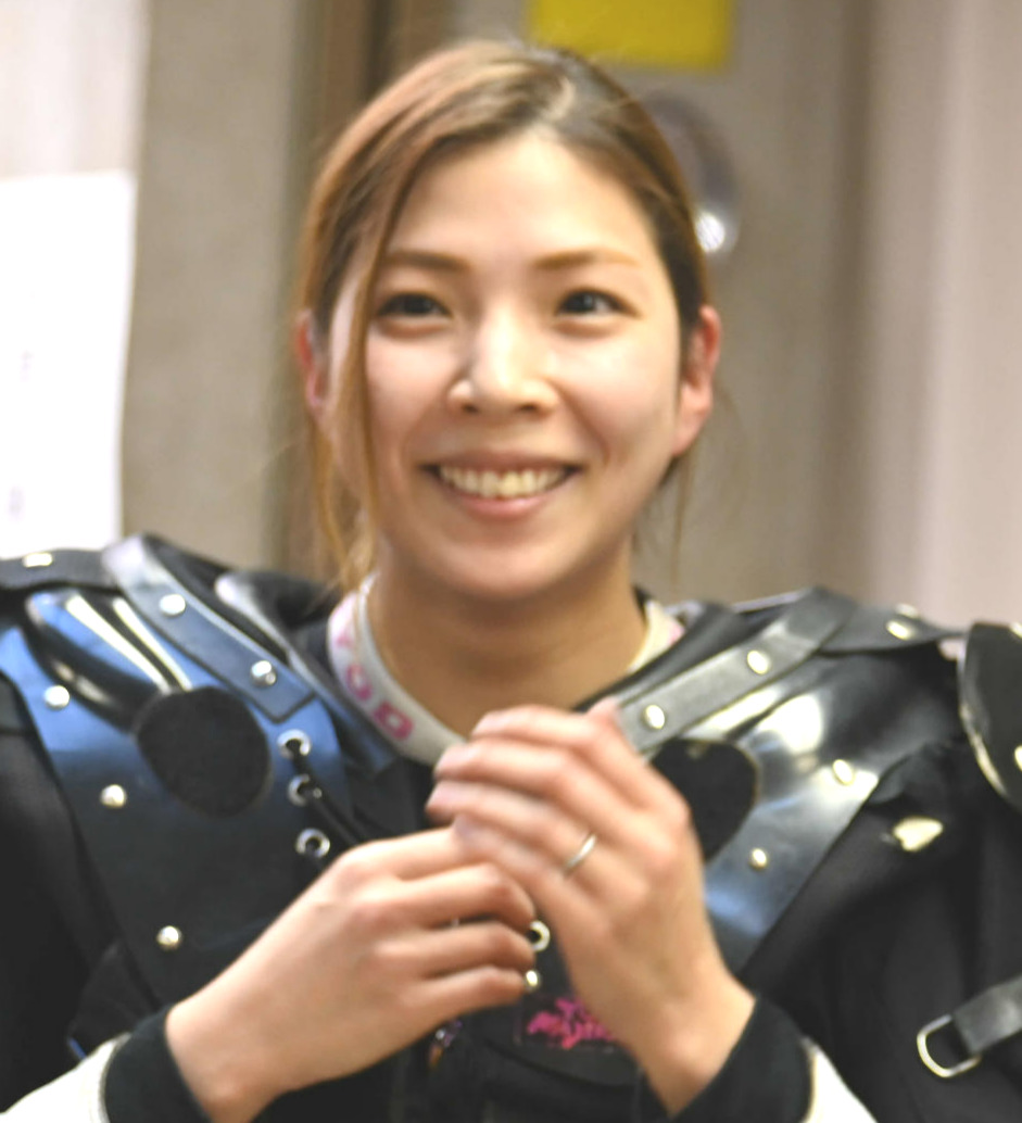 白星発進に笑顔を見せる金田悠伽
