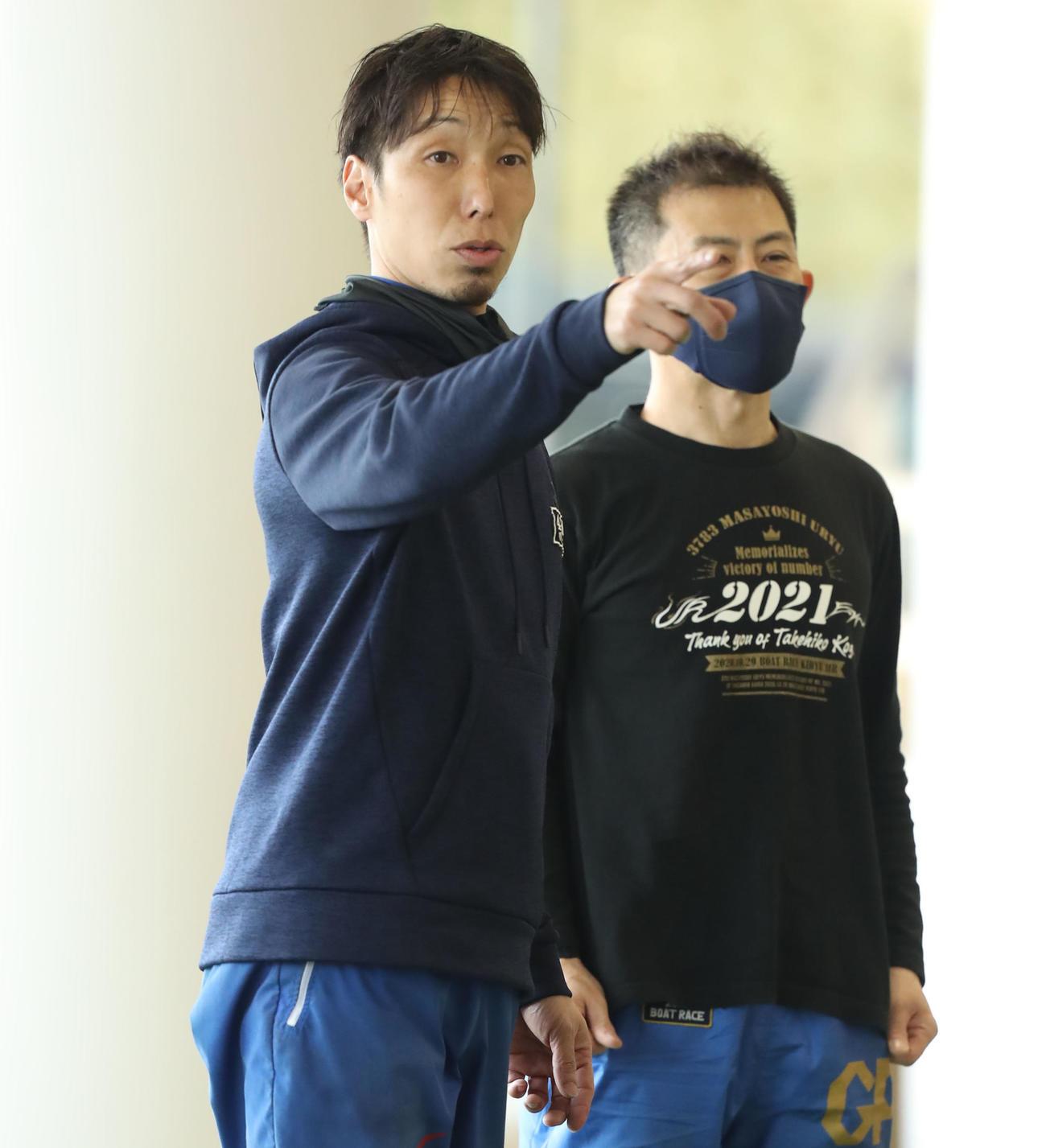 川上剛（左）