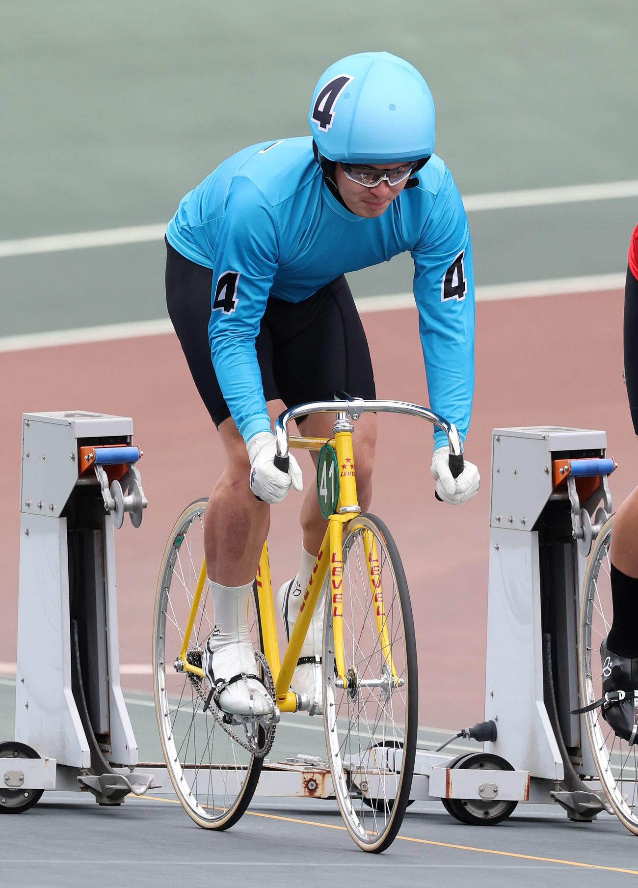日本競輪選手養成所卒業記念レース男子予選1回戦に出走した日吉克実（撮影・鈴木正人）
