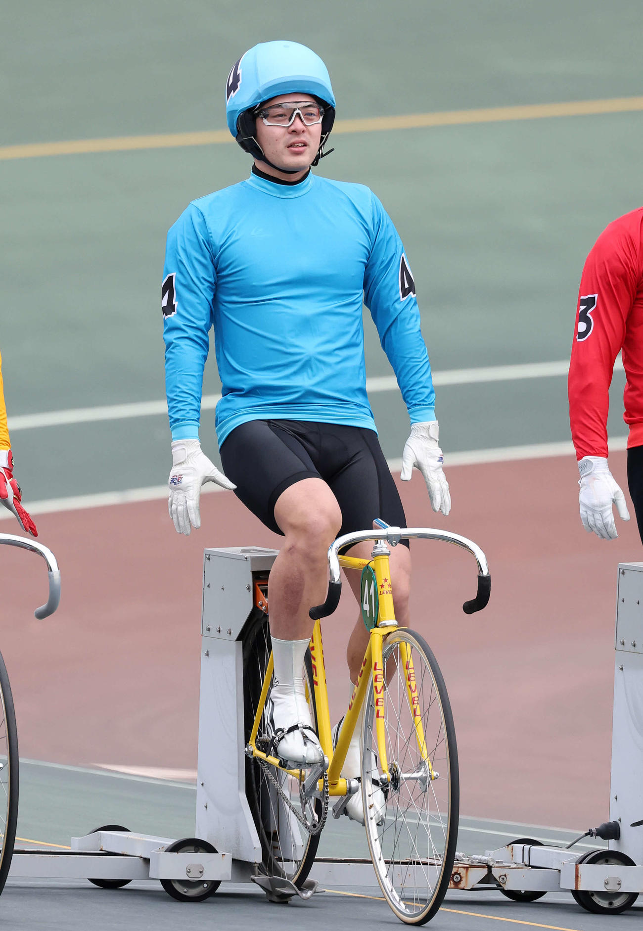 日本競輪選手養成所卒業記念レース男子予選1回戦に出走した日吉克実（撮影・鈴木正人）