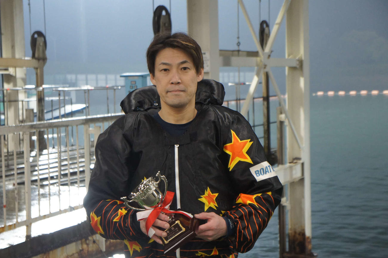 谷村一哉が2コースから俊敏に差し切って久々の地元優勝を飾った
