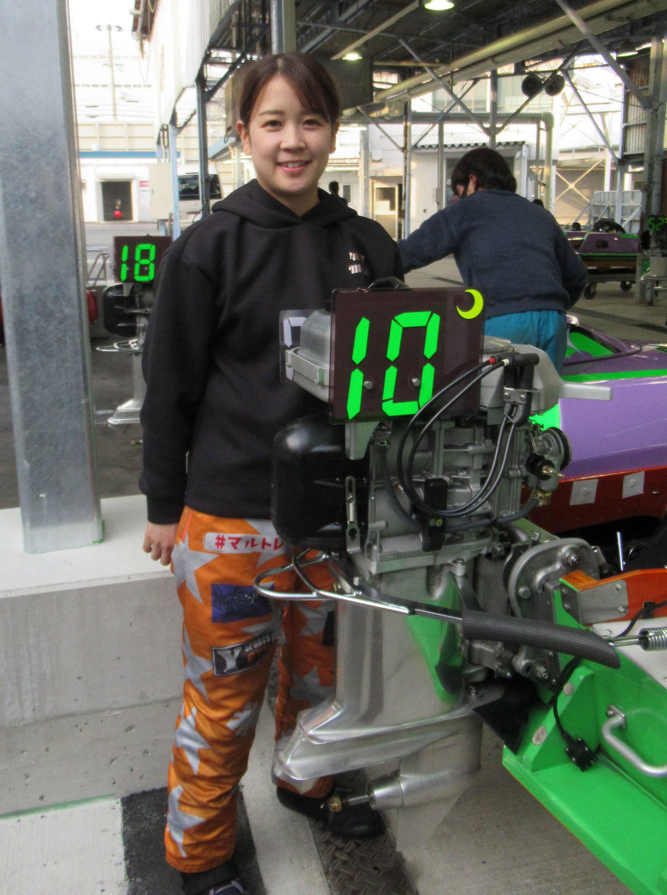 初日9Rの女子戦、勝浦真帆が3コースからまくり差して白星発進に成功した（撮影・奈島宏樹）