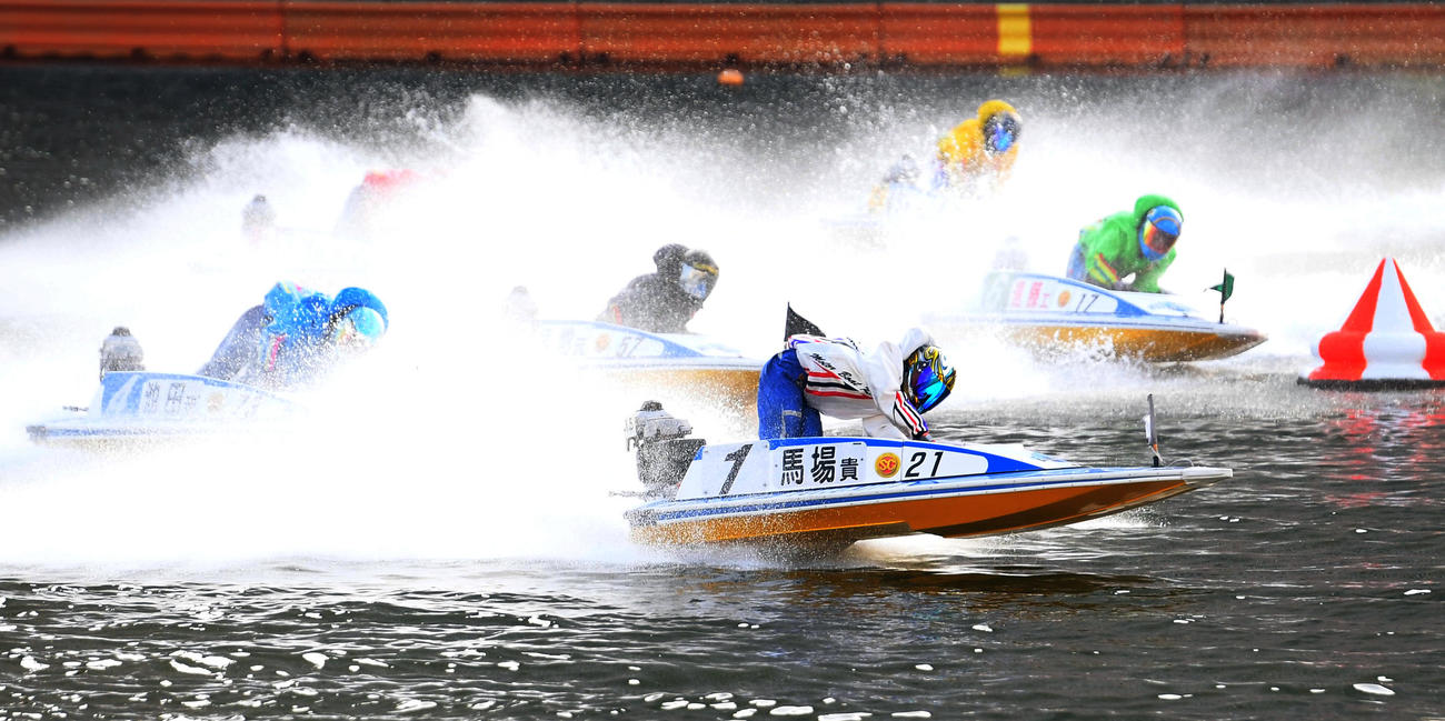 12Rドリーム戦、1周2Mを回る1着馬場貴也（撮影・柴田隆二）