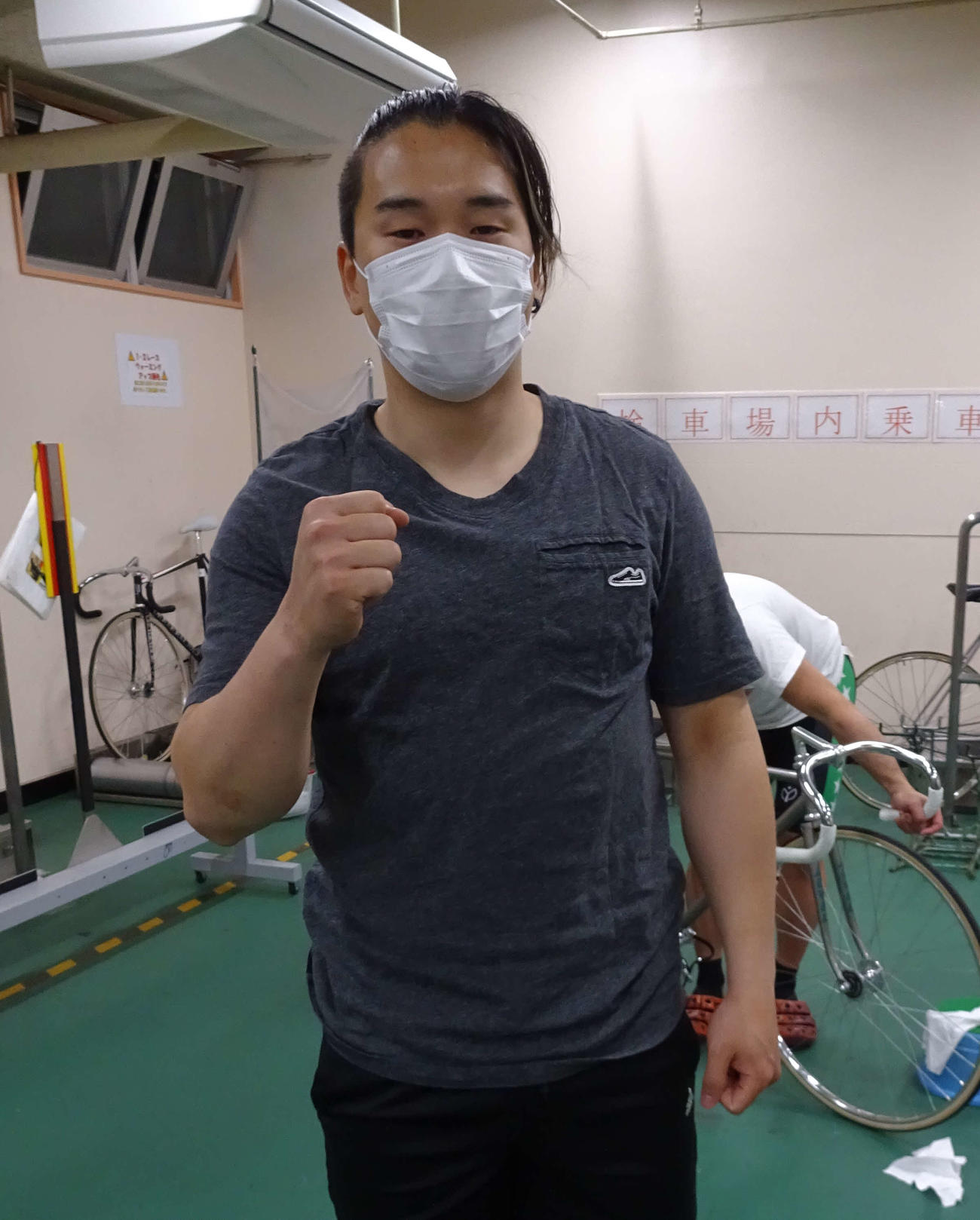 徹底先行の末広快理が準決3Rも主導権奪取