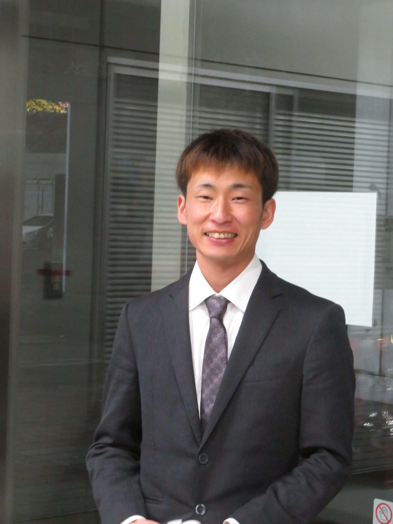 桐生ボートで関係者にSG優勝報告した土屋智則